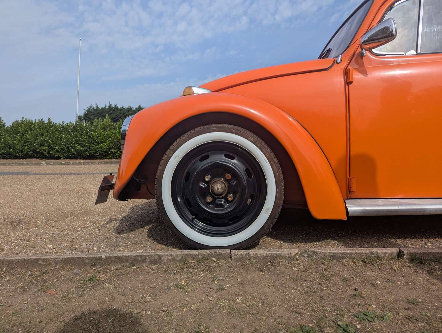 <p>1973 VW BEETLE</p>