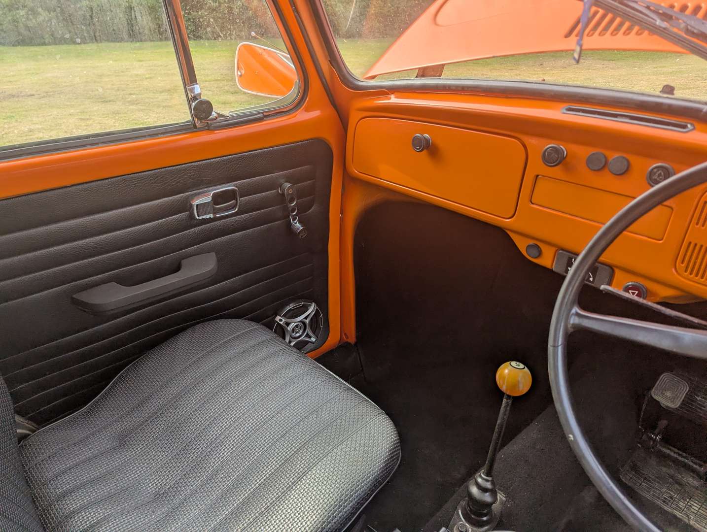 <p>1973 VW BEETLE</p>