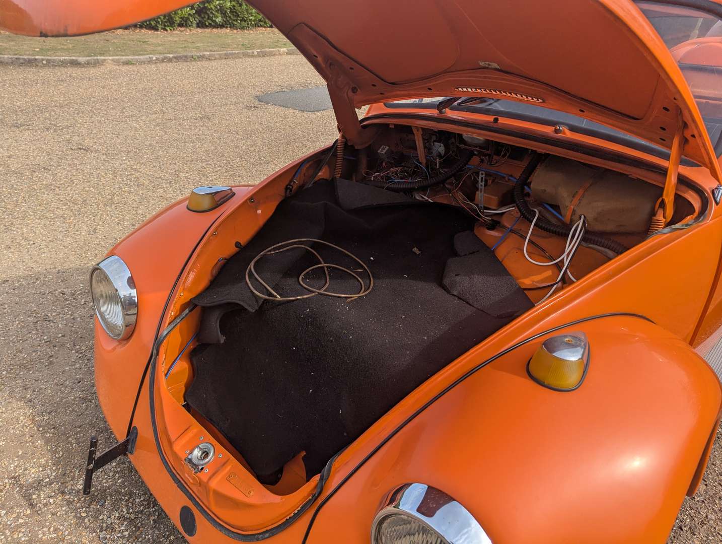 <p>1973 VW BEETLE</p>
