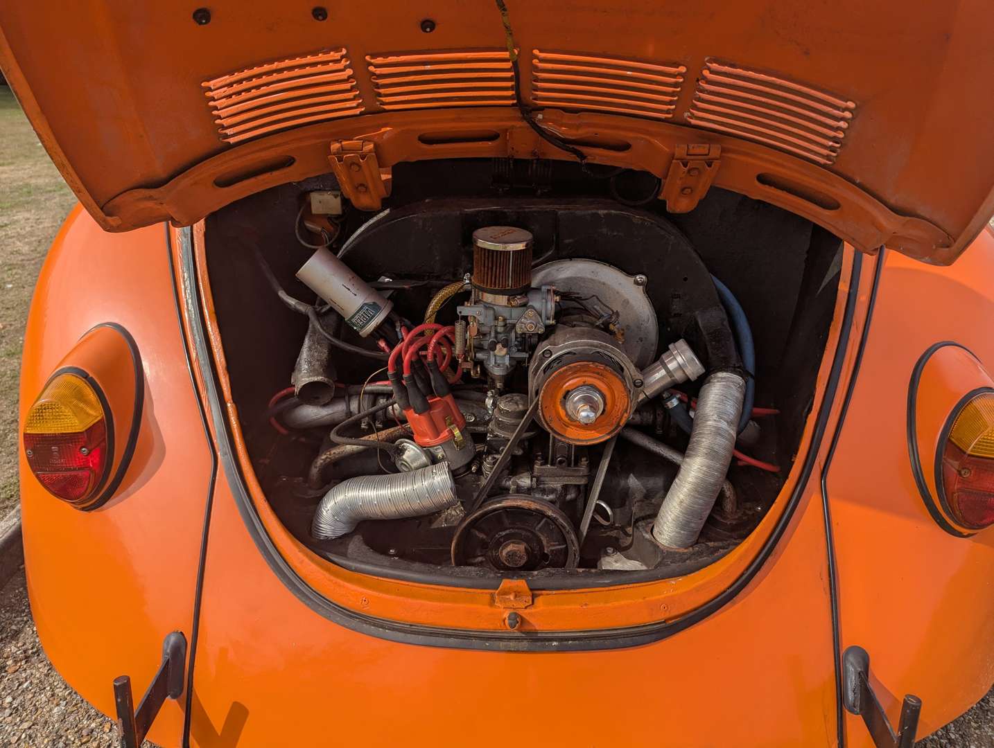 <p>1973 VW BEETLE</p>