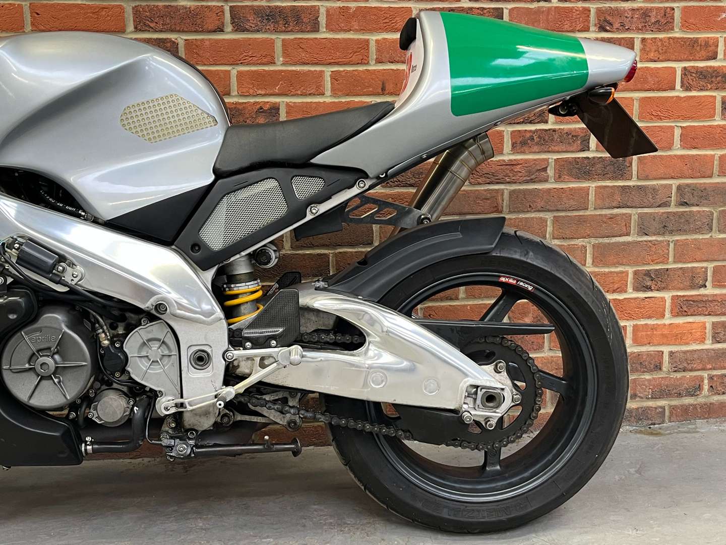 <p>2002 APRILIA RSV1000</p>