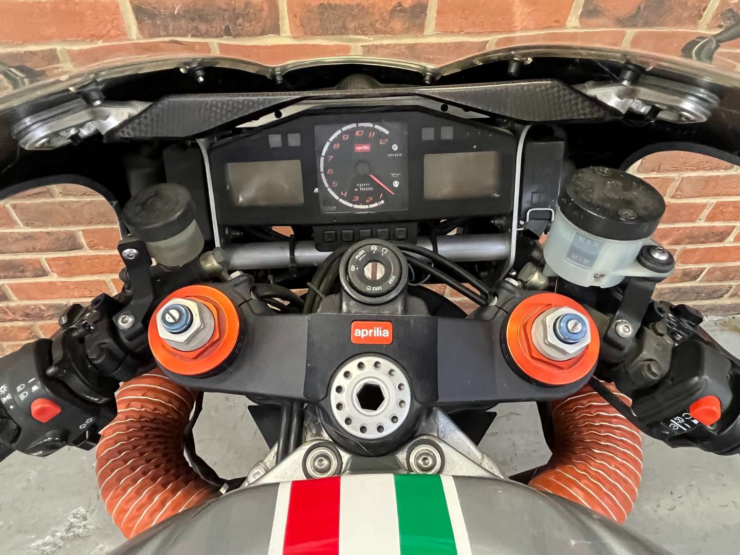 <p>2002 APRILIA RSV1000</p>