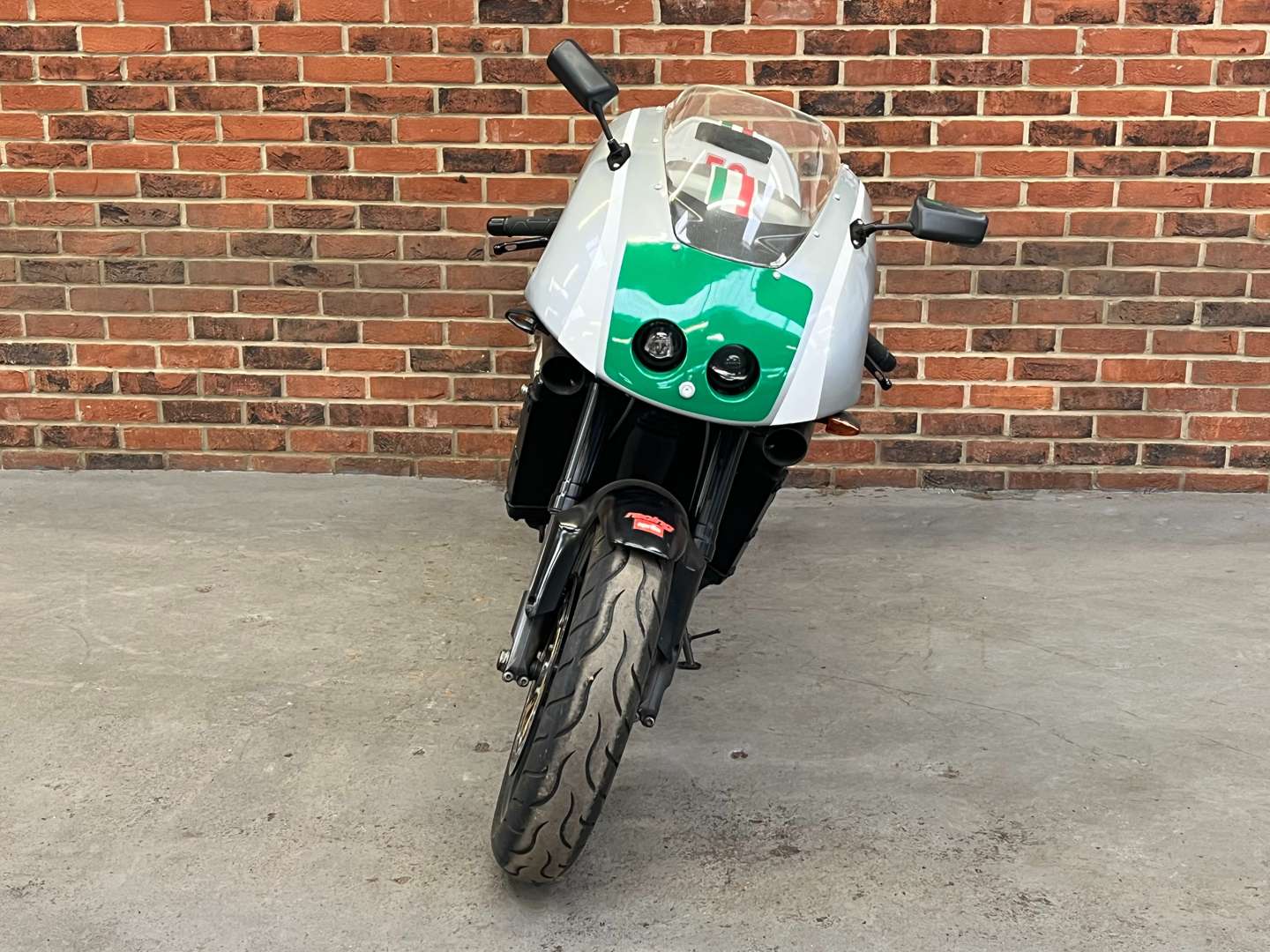 <p>2002 APRILIA RSV1000</p>