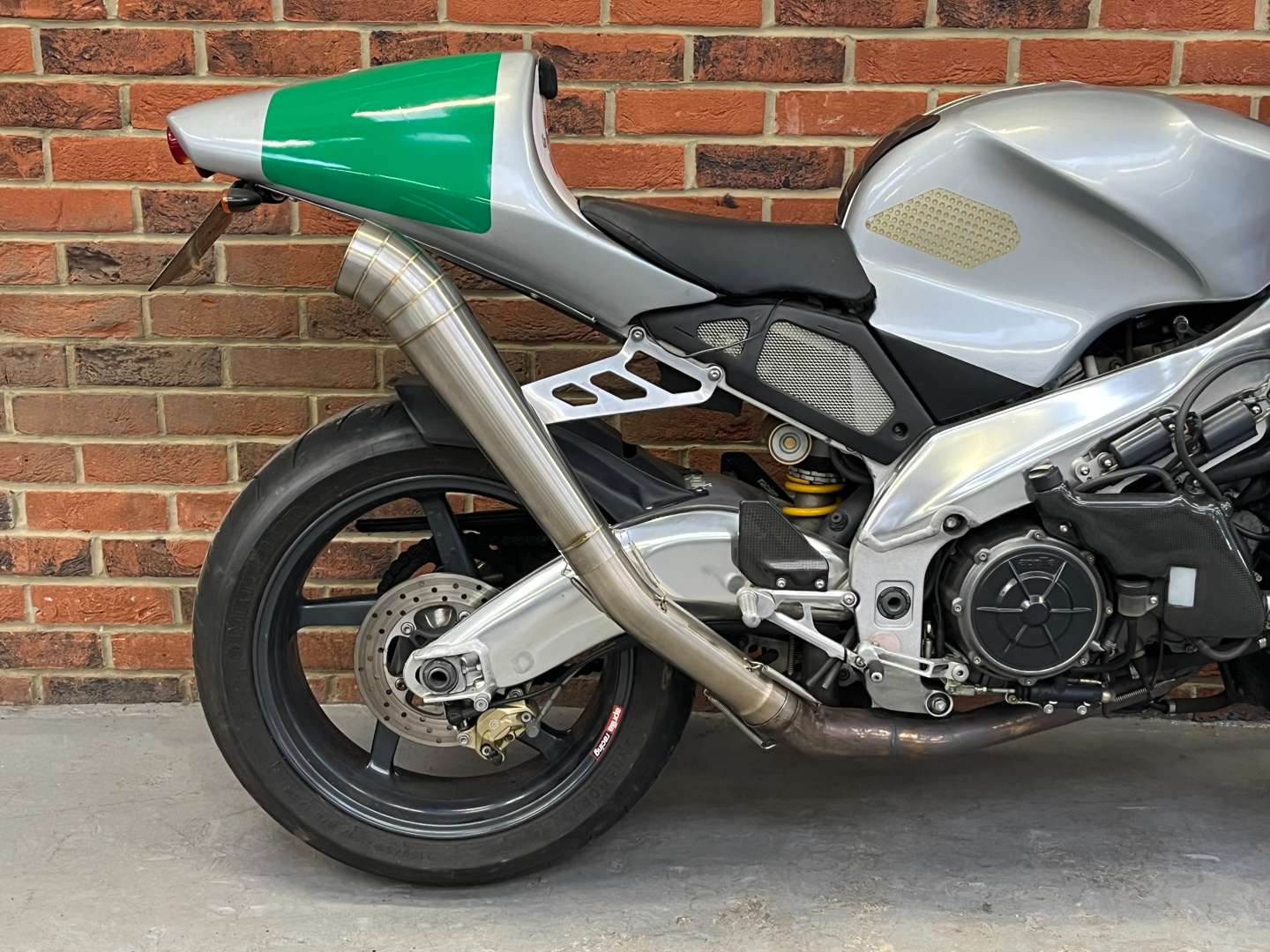 <p>2002 APRILIA RSV1000</p>