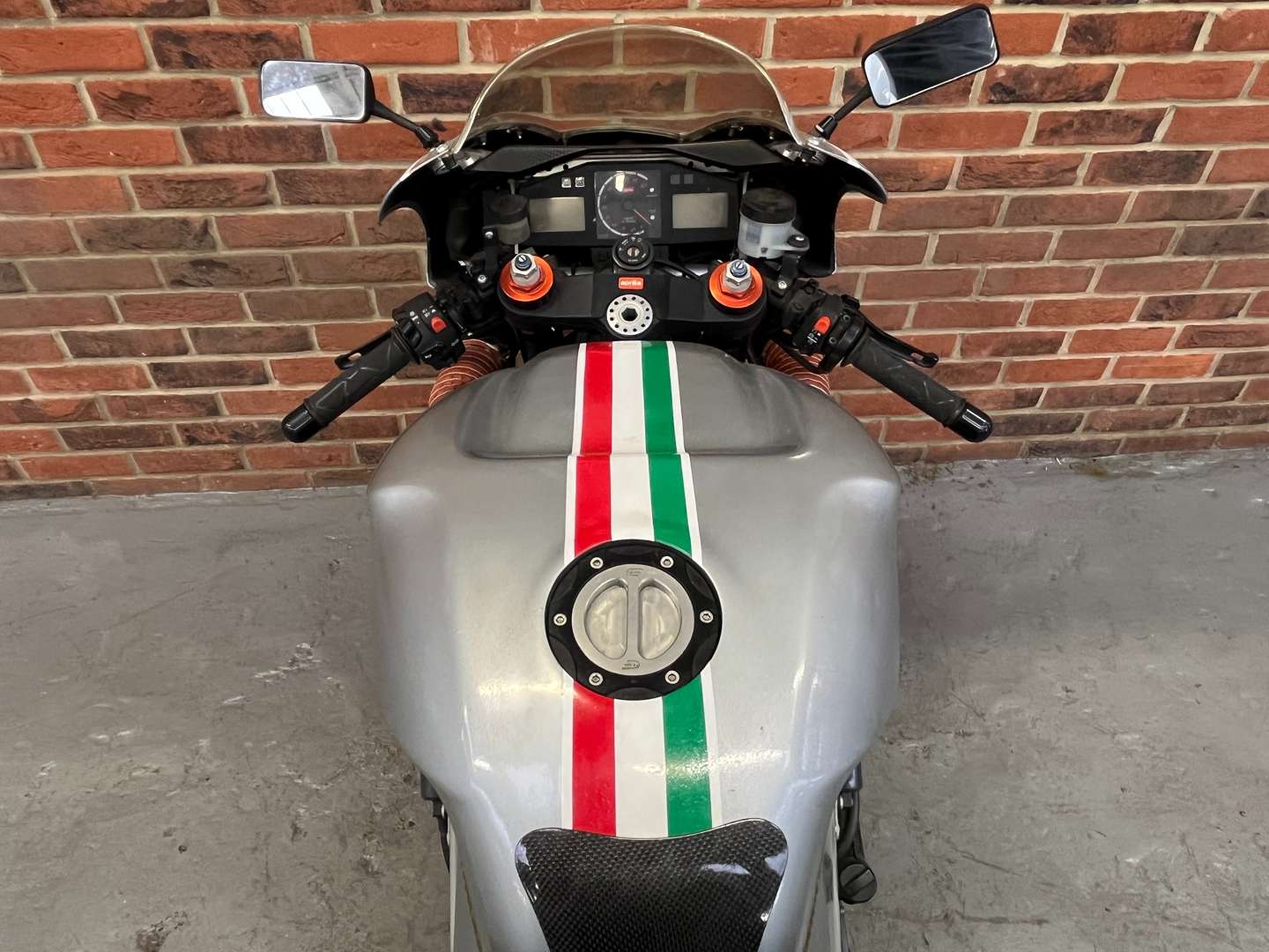 <p>2002 APRILIA RSV1000</p>