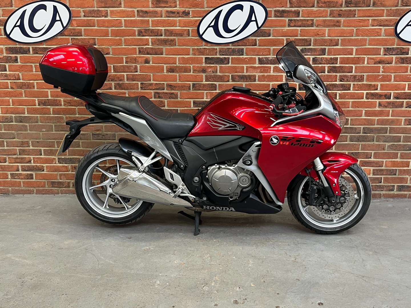 <p>2011 HONDA VFR 1200 F</p>