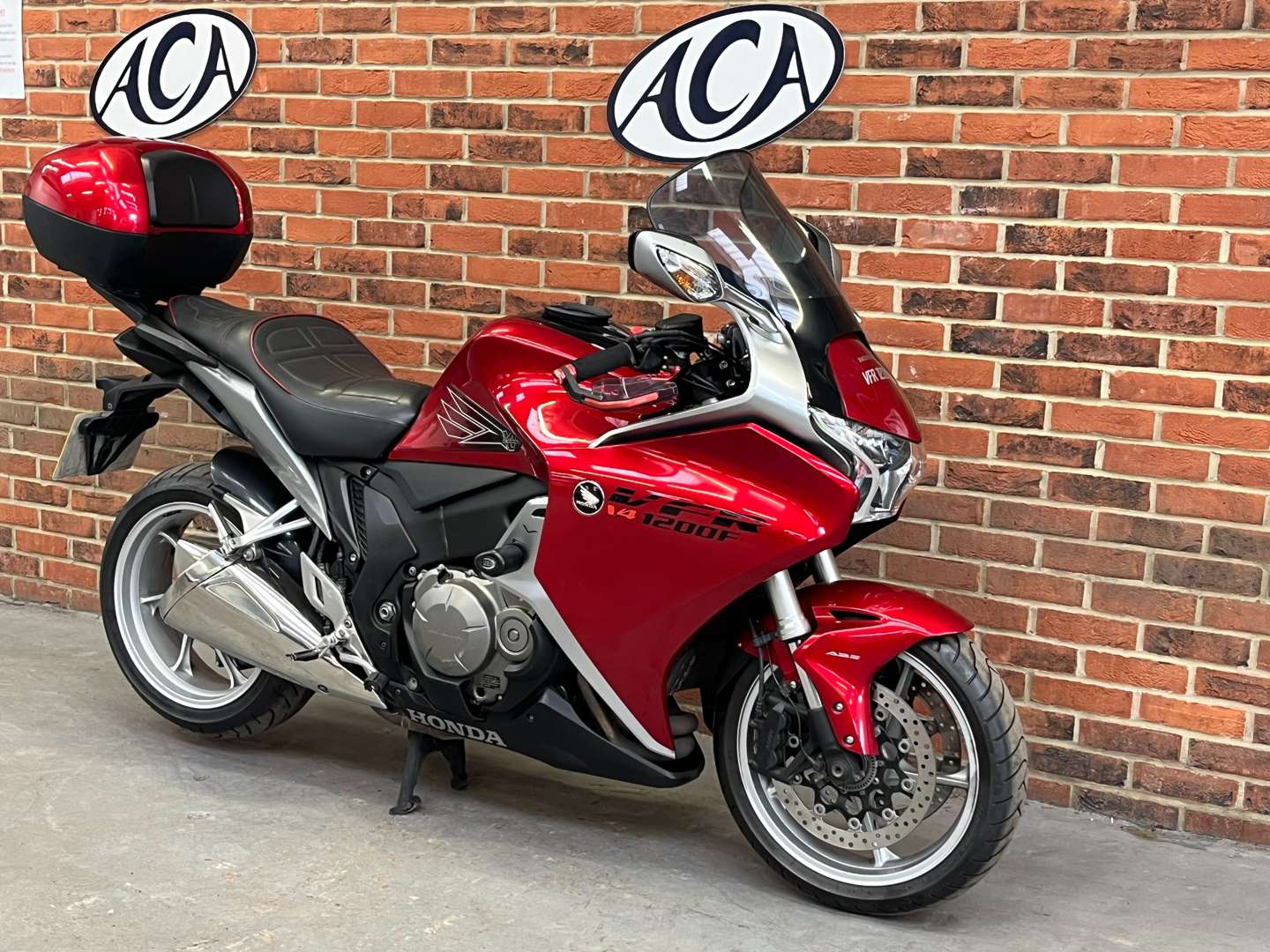 <p>2011 HONDA VFR 1200 F</p>