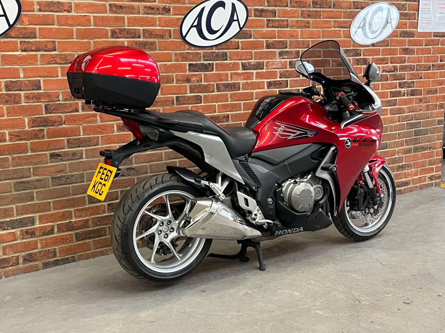 <p>2011 HONDA VFR 1200 F</p>