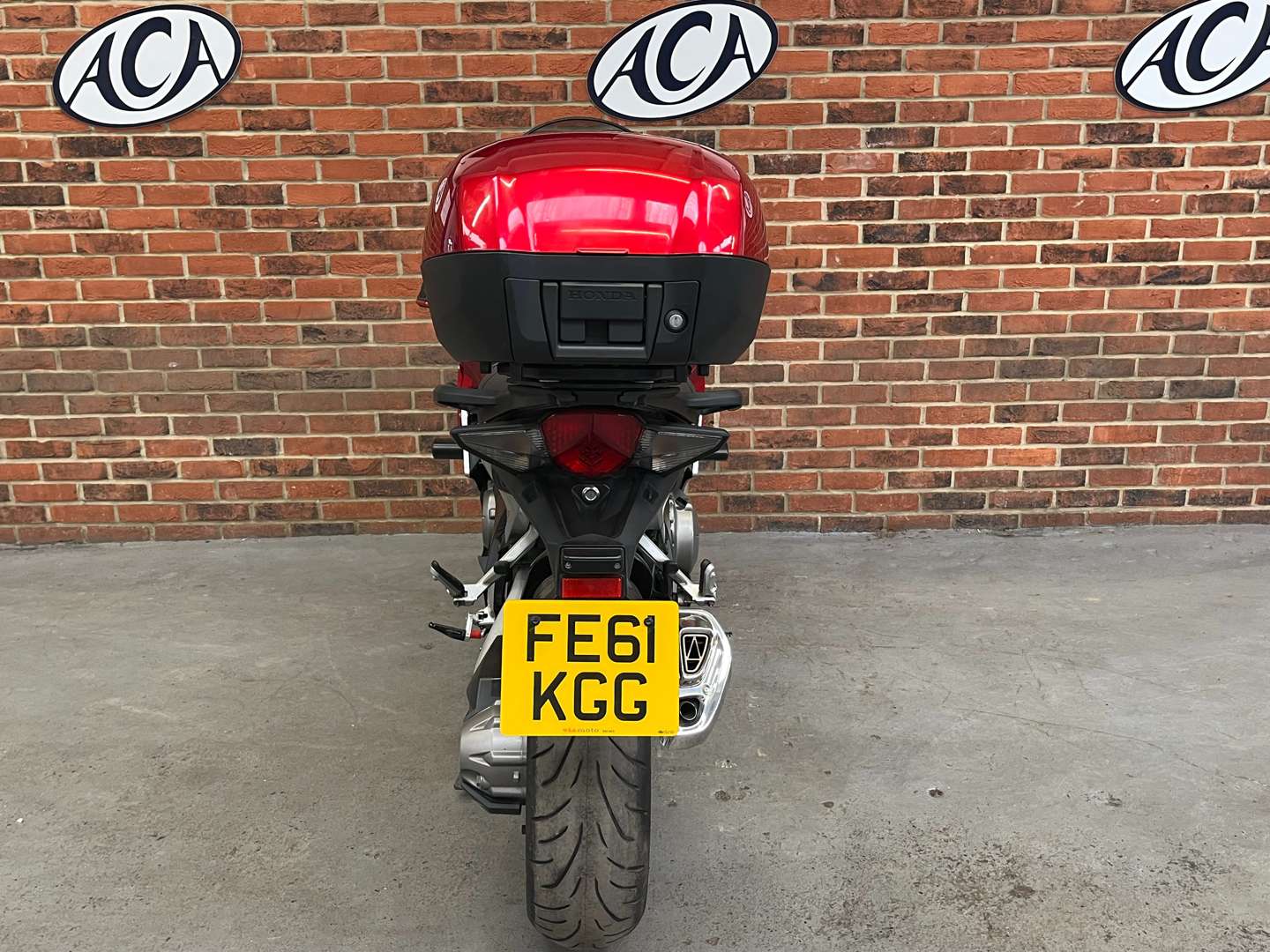 <p>2011 HONDA VFR 1200 F</p>