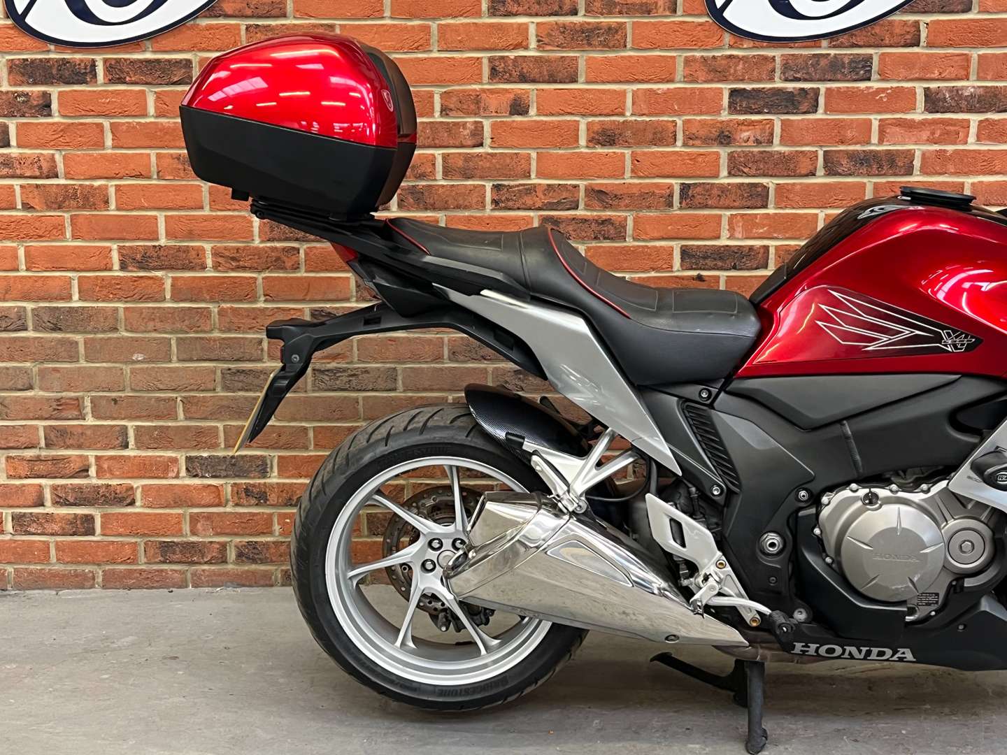 <p>2011 HONDA VFR 1200 F</p>
