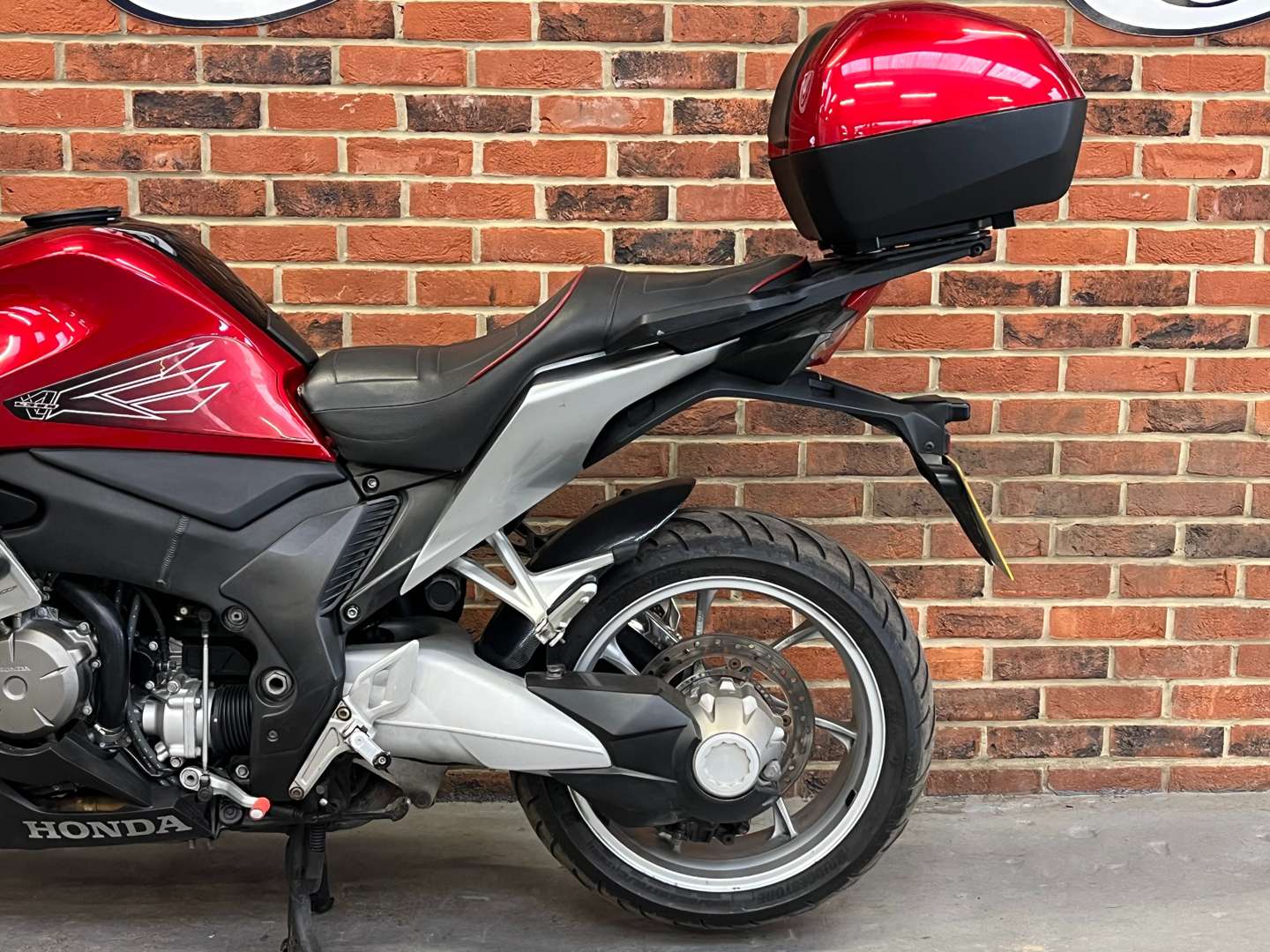 <p>2011 HONDA VFR 1200 F</p>