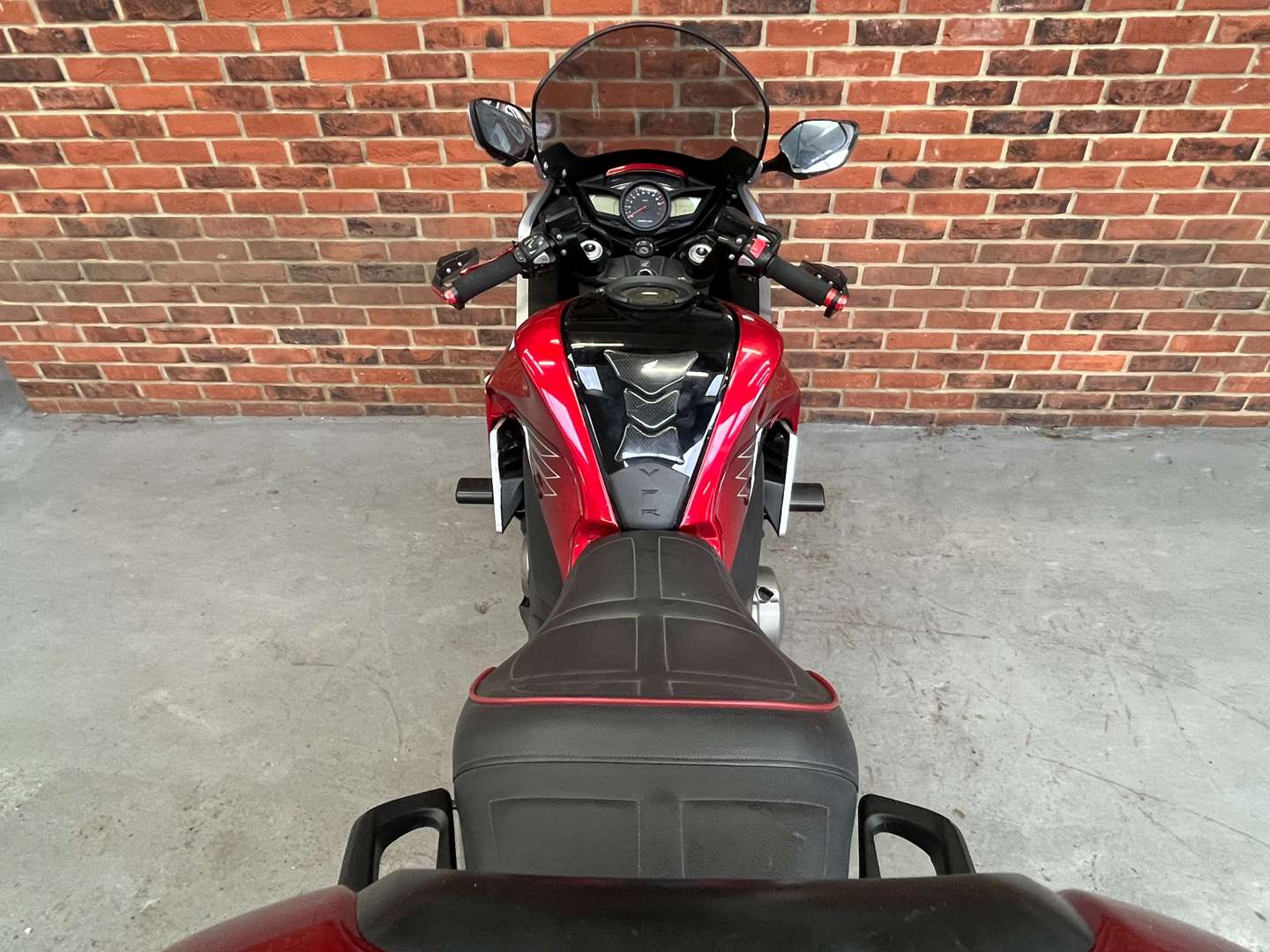 <p>2011 HONDA VFR 1200 F</p>