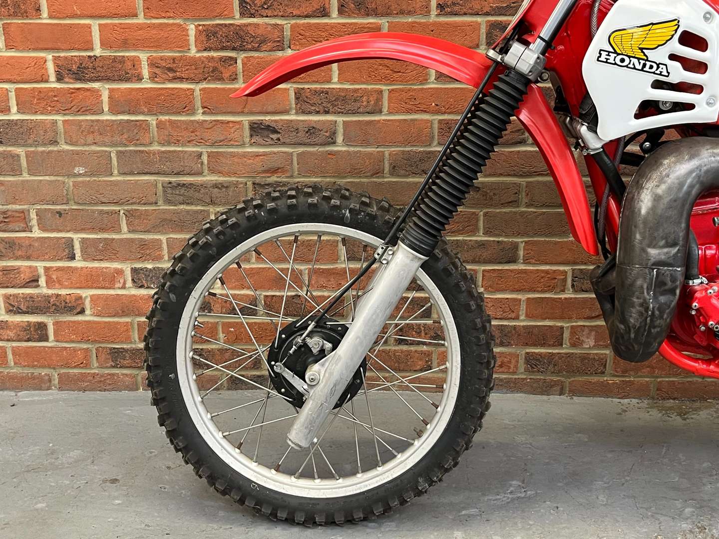 <p>1981 HONDA CR250R 'Red Rocket'</p>