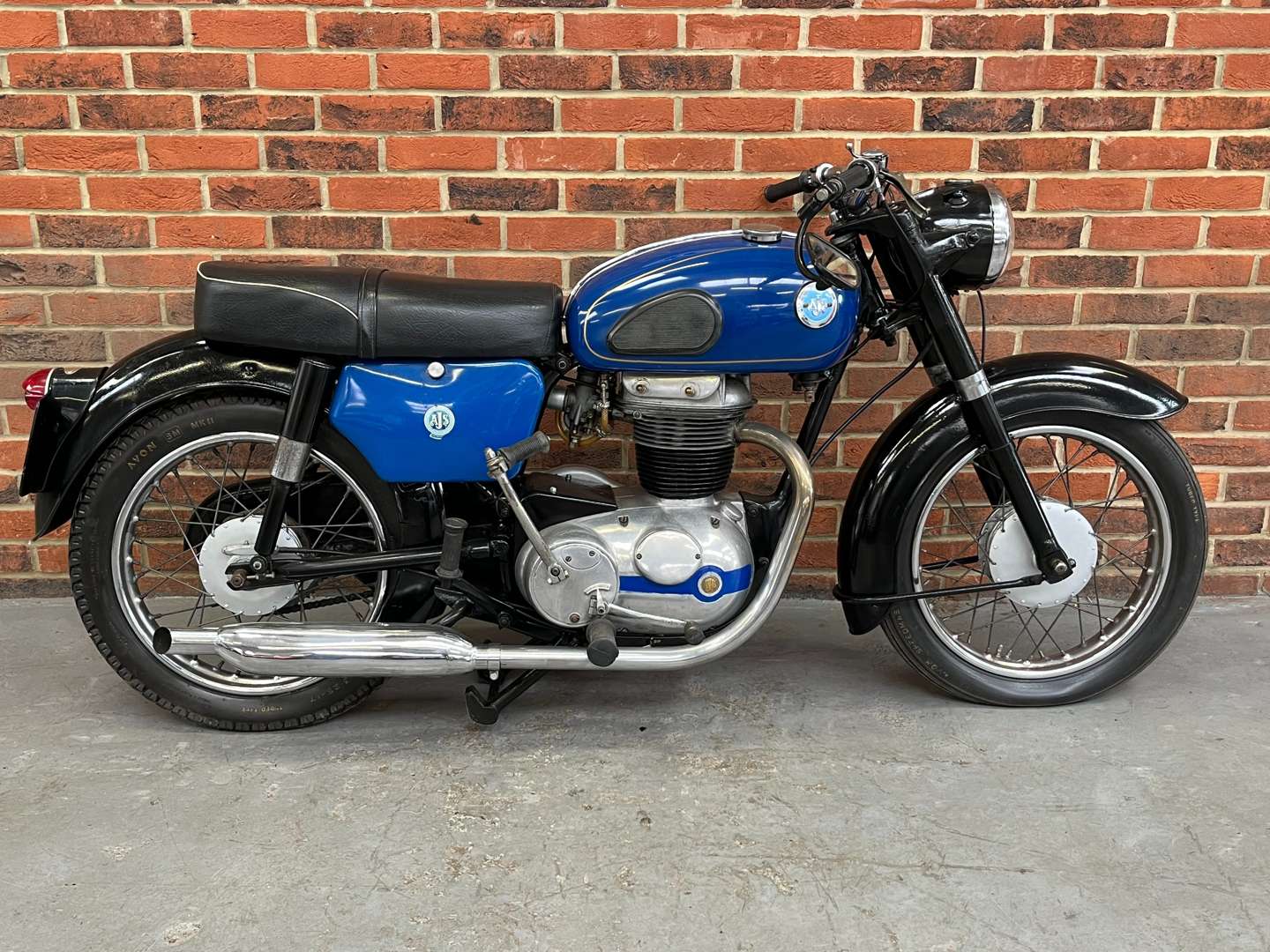 <p>1960 AJS MODEL 14</p>