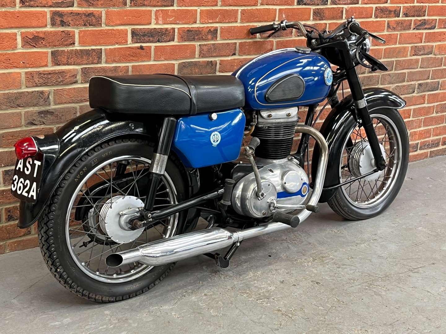 <p>1960 AJS MODEL 14</p>