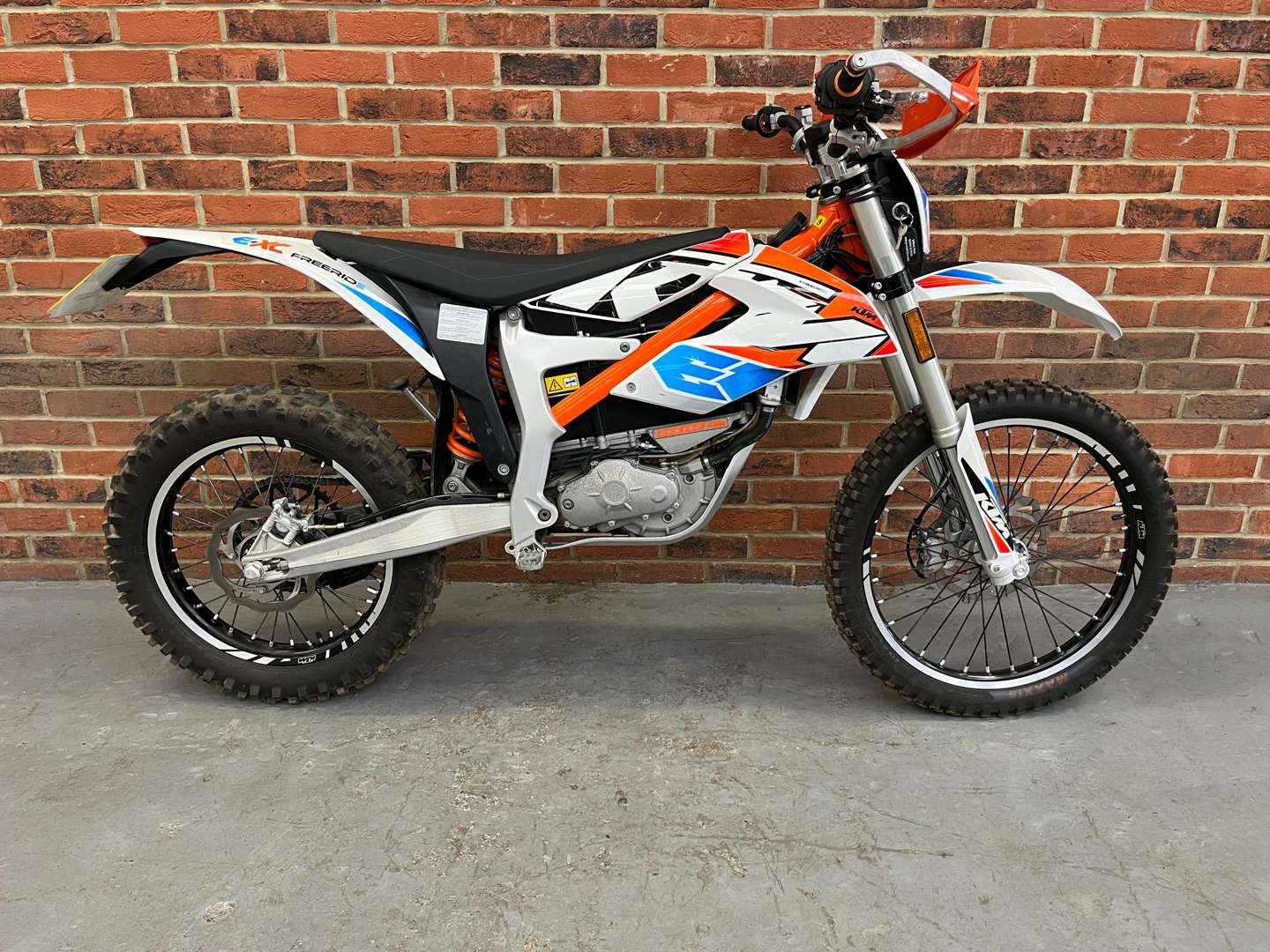 <p>2017 KTM FREERIDE EXC 17</p>