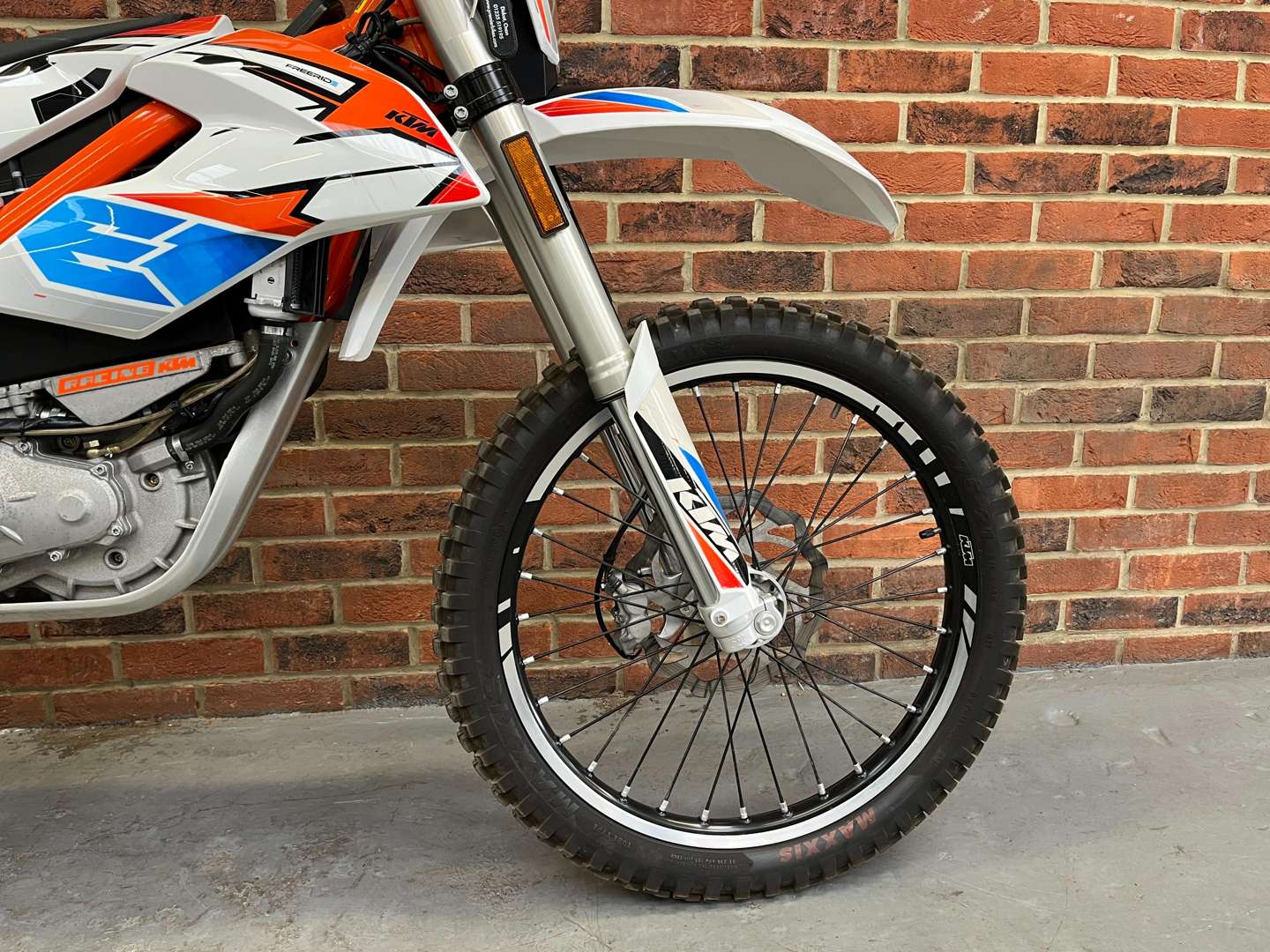 <p>2017 KTM FREERIDE EXC 17</p>