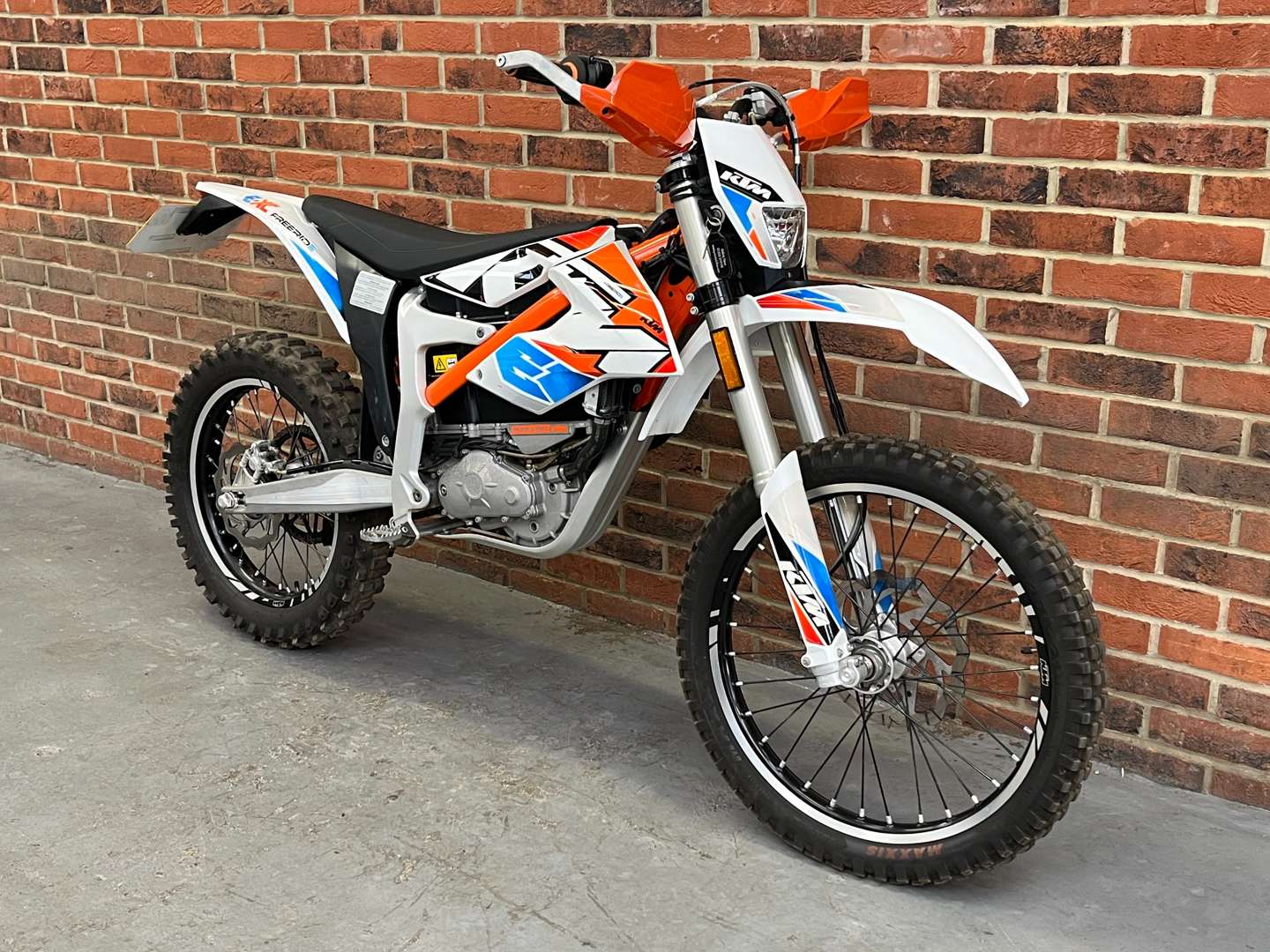 <p>2017 KTM FREERIDE EXC 17</p>