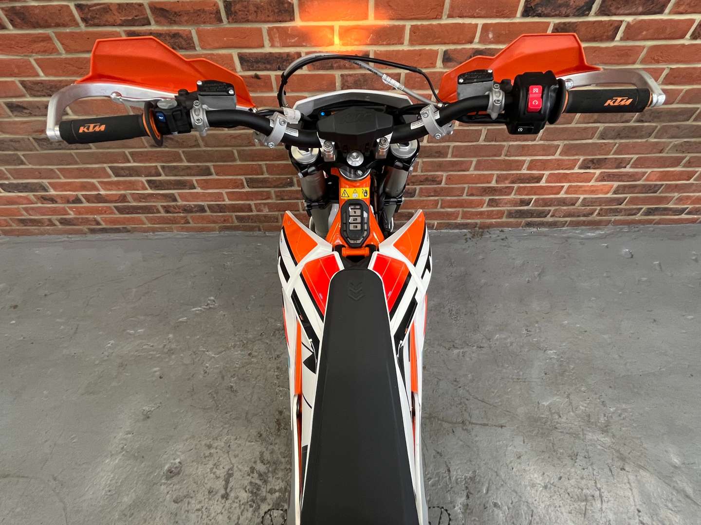 <p>2017 KTM FREERIDE EXC 17</p>