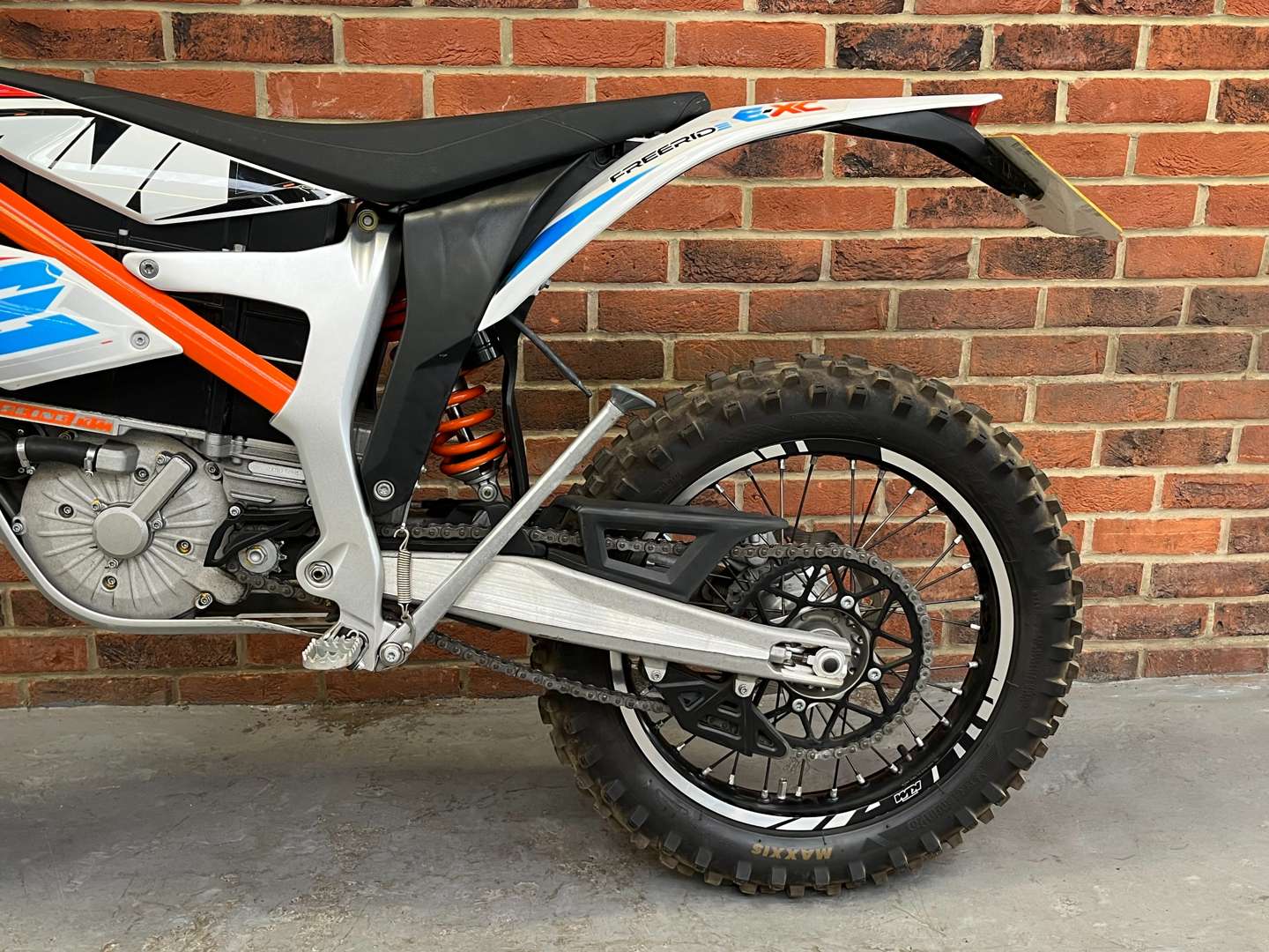 <p>2017 KTM FREERIDE EXC 17</p>