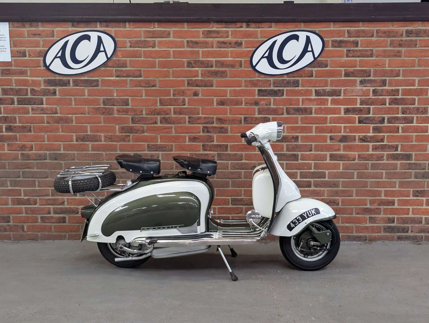 <p>1962 LAMBRETTA LI150 WINTER MODEL</p>