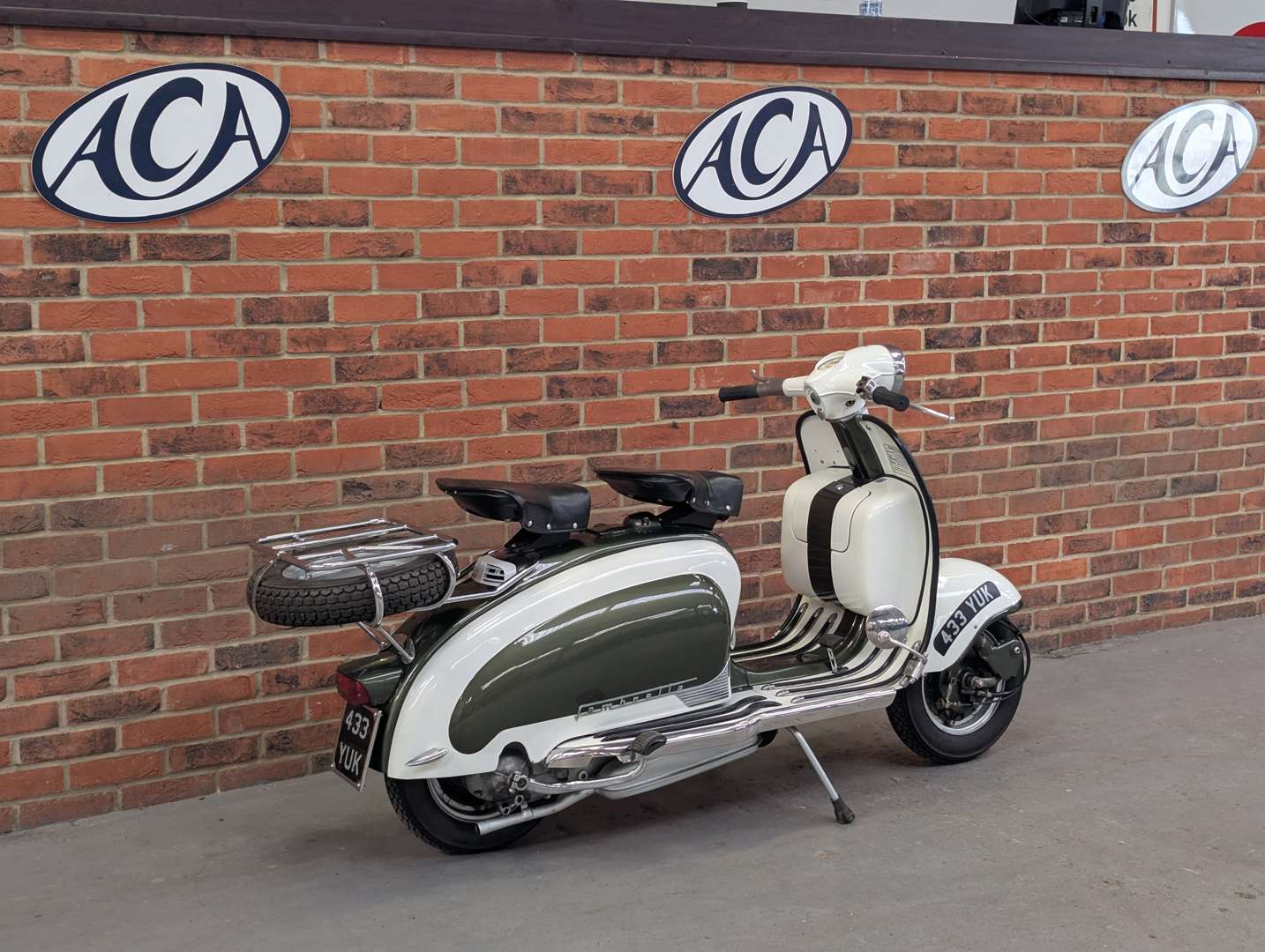 <p>1962 LAMBRETTA LI150 WINTER MODEL</p>