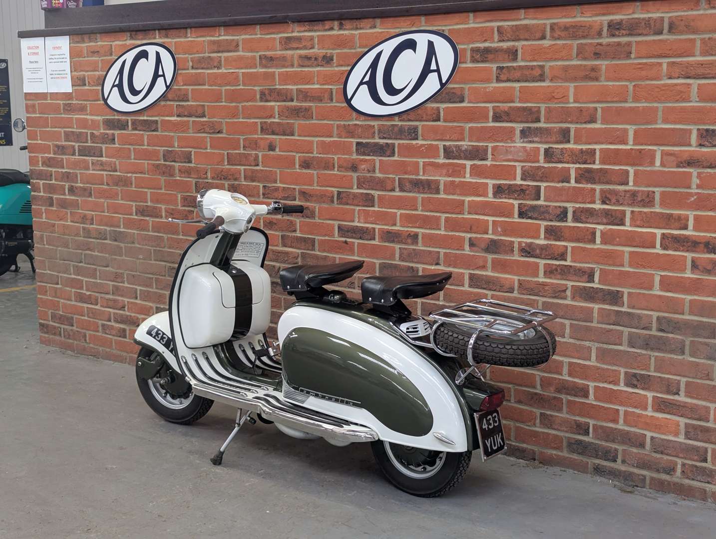 <p>1962 LAMBRETTA LI150 WINTER MODEL</p>