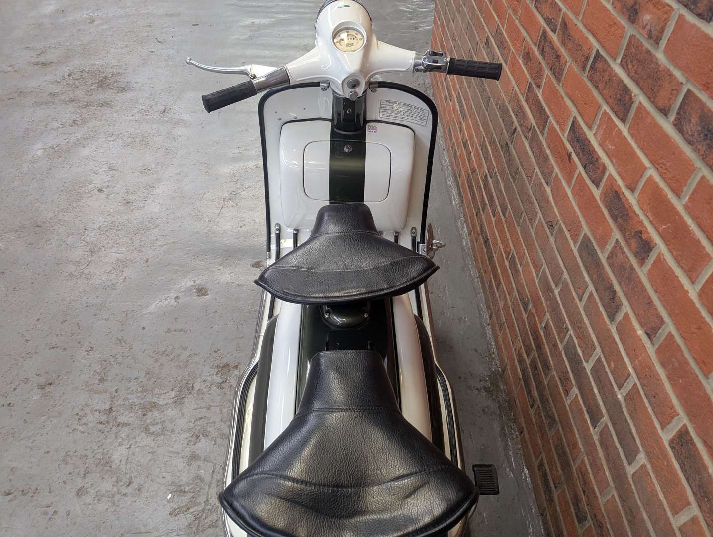 <p>1962 LAMBRETTA LI150 WINTER MODEL</p>