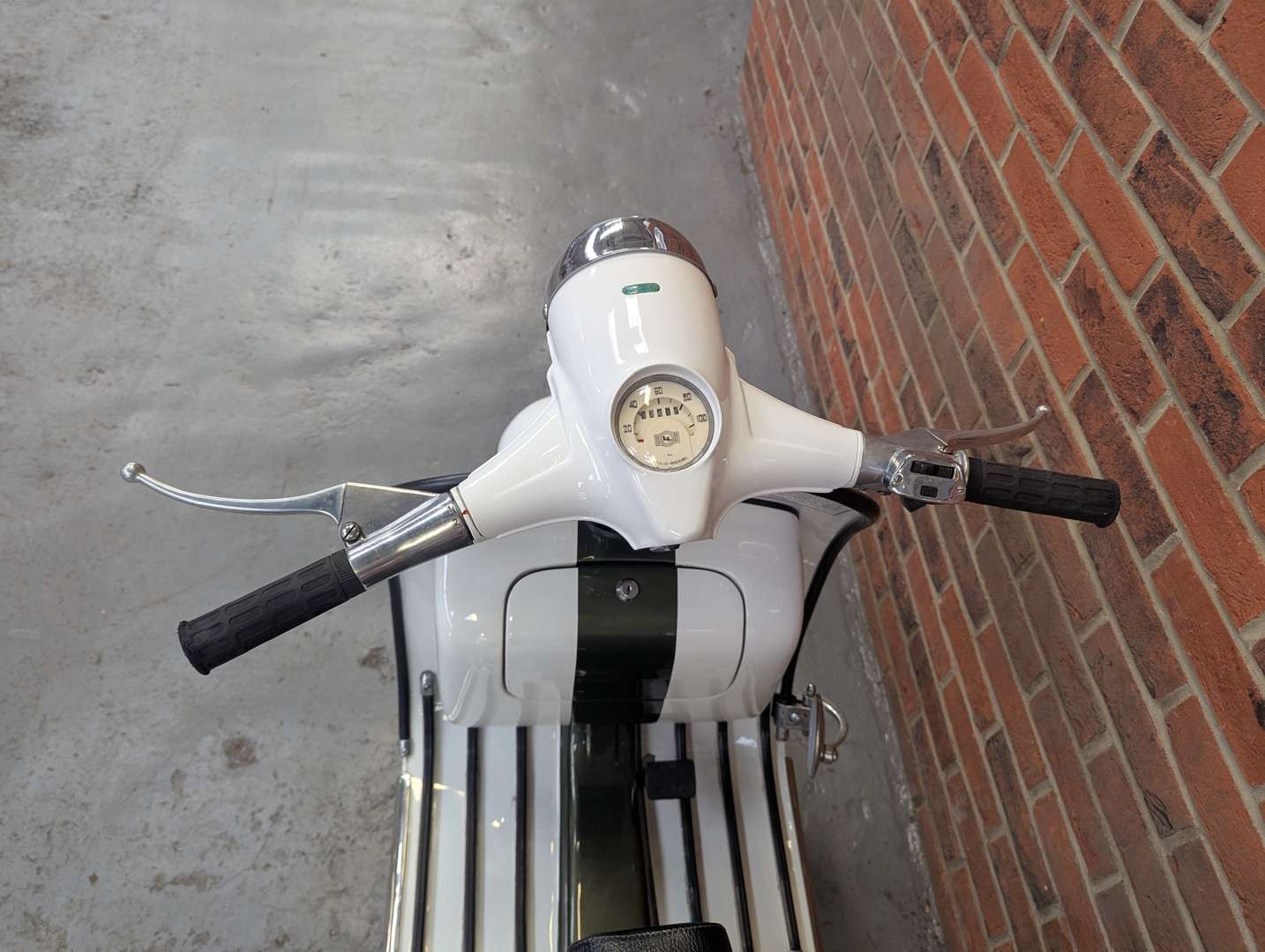 <p>1962 LAMBRETTA LI150 WINTER MODEL</p>