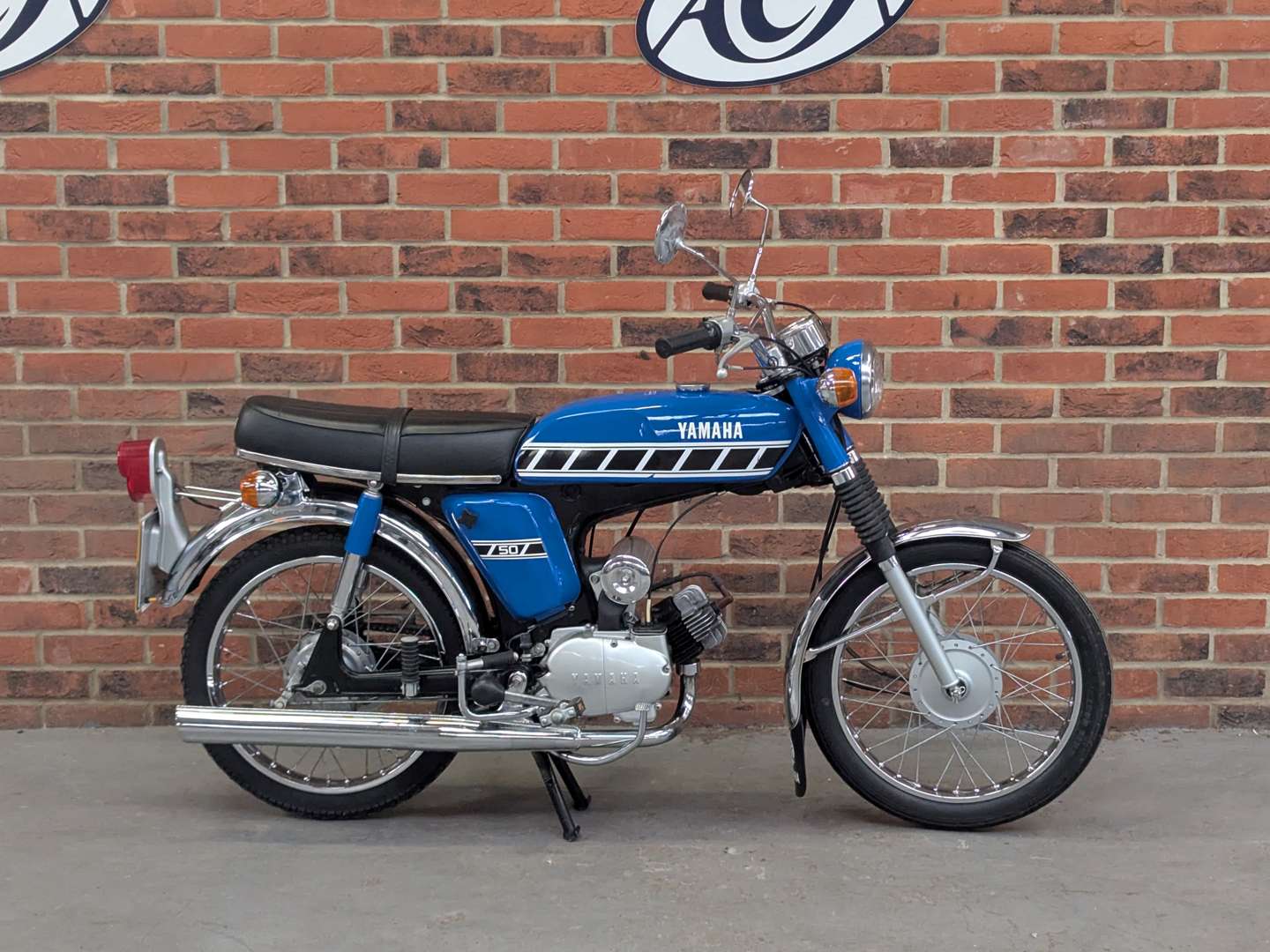 <p>1977 YAMAHA FS1E</p>