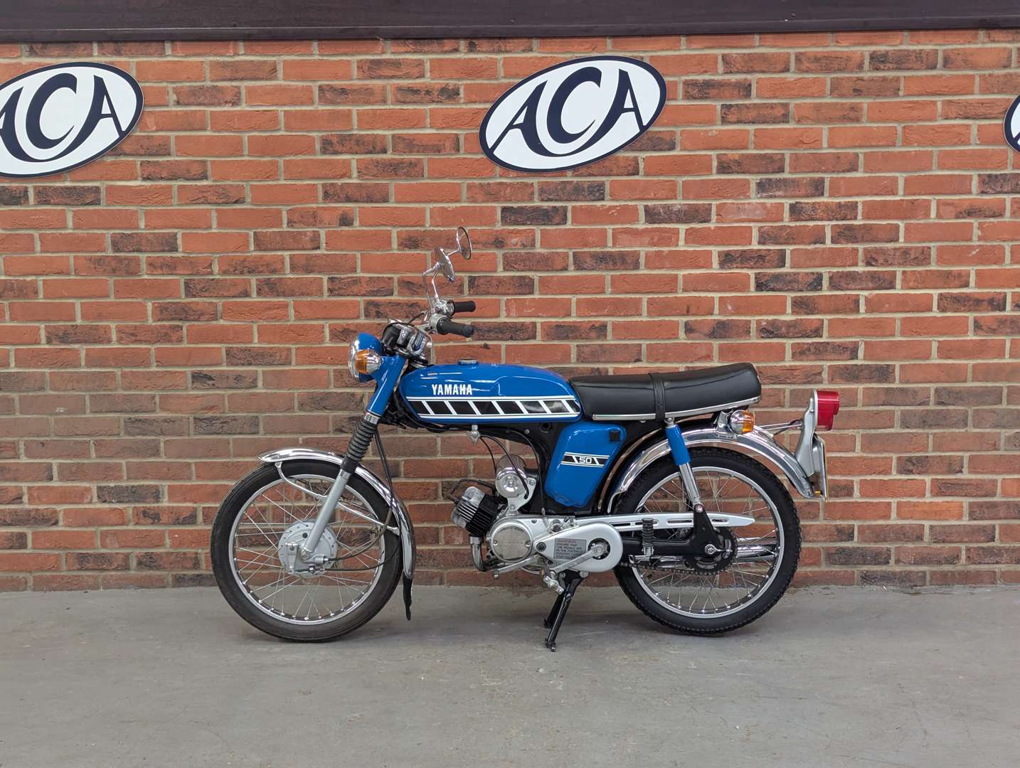 <p>1977 YAMAHA FS1E</p>