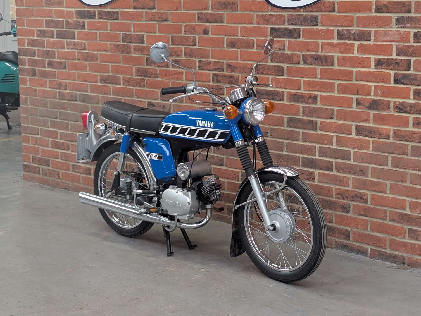 <p>1977 YAMAHA FS1E</p>