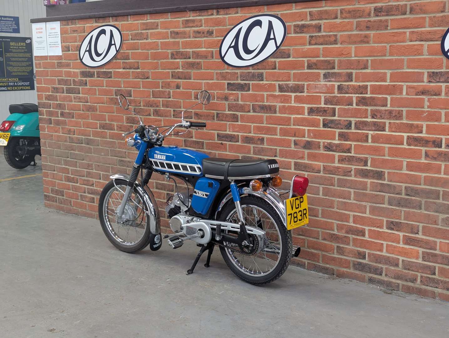 <p>1977 YAMAHA FS1E</p>