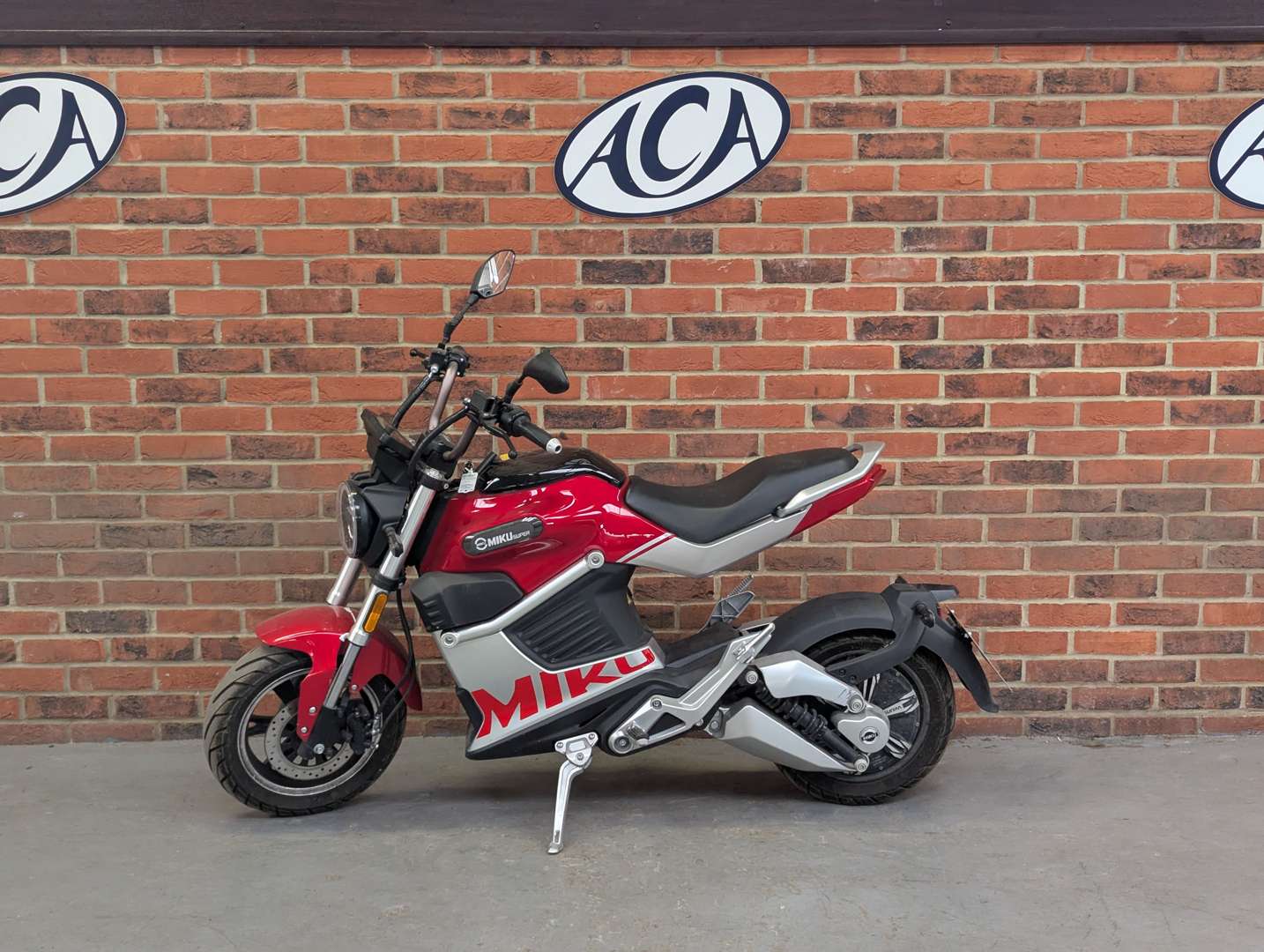 <p>2022 SUNRA MIKU SUPER</p>