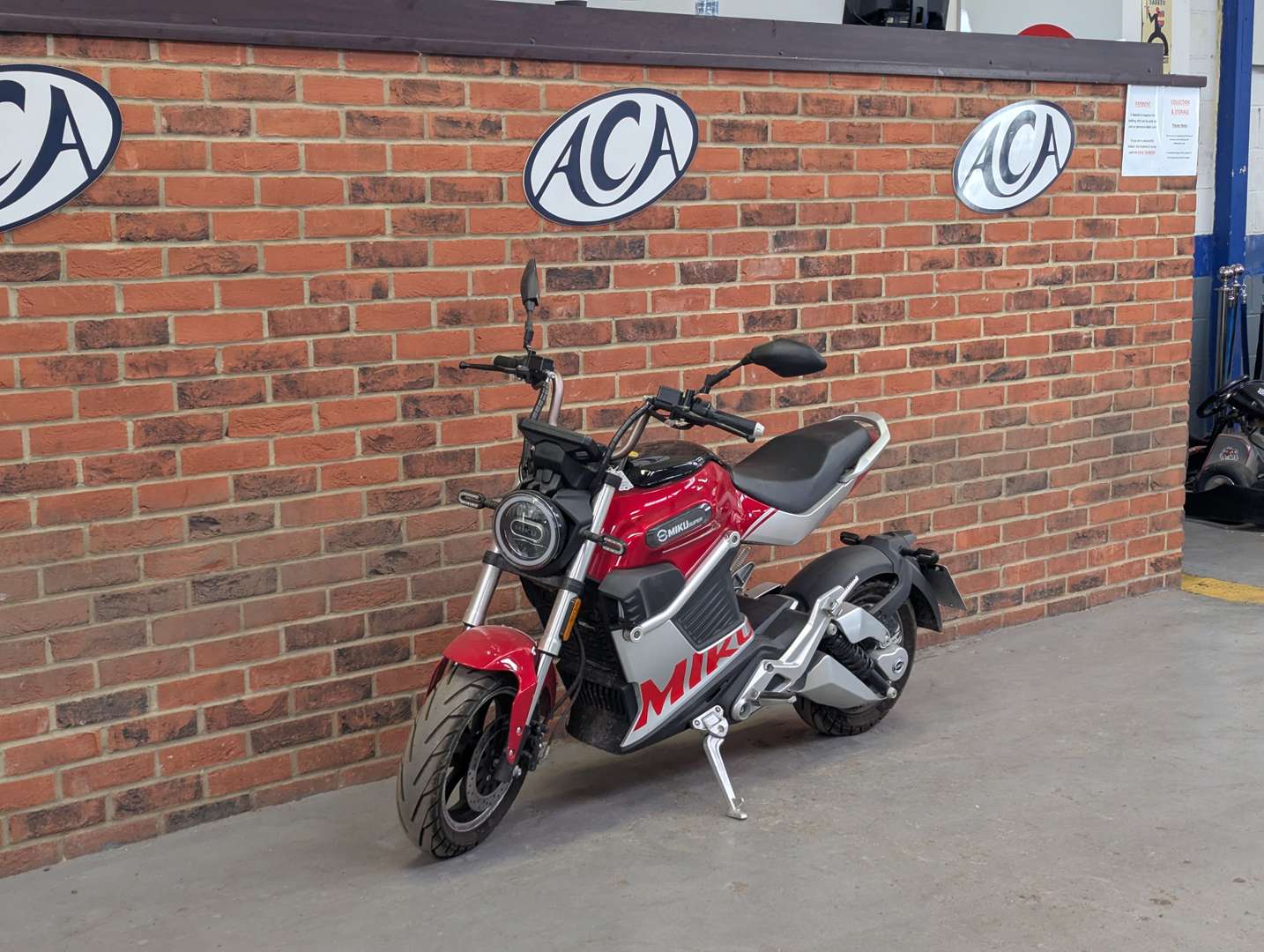 <p>2022 SUNRA MIKU SUPER</p>