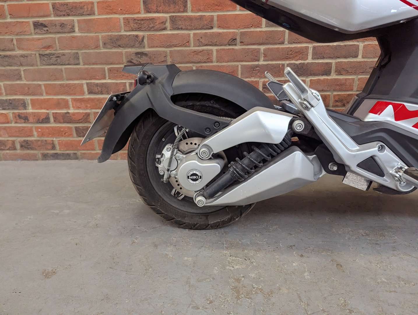 <p>2022 SUNRA MIKU SUPER</p>