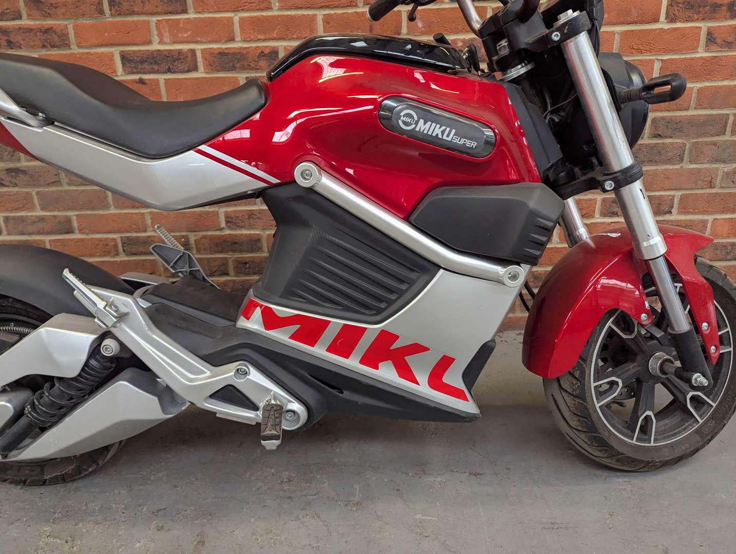 <p>2022 SUNRA MIKU SUPER</p>