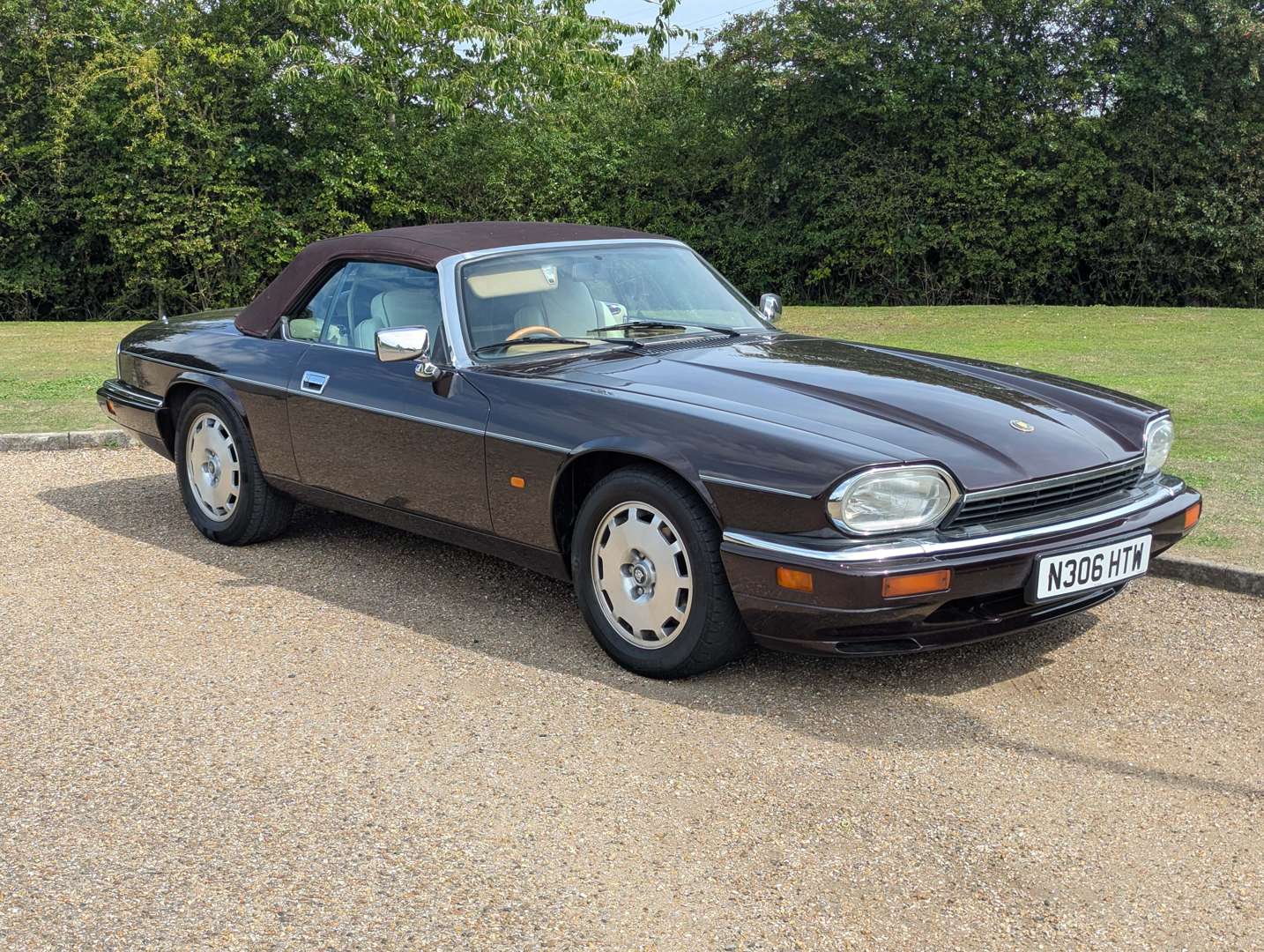 <p>1996 JAGUAR XJS 4.0 CELEBRATION CONVERTIBLE AUTO</p>