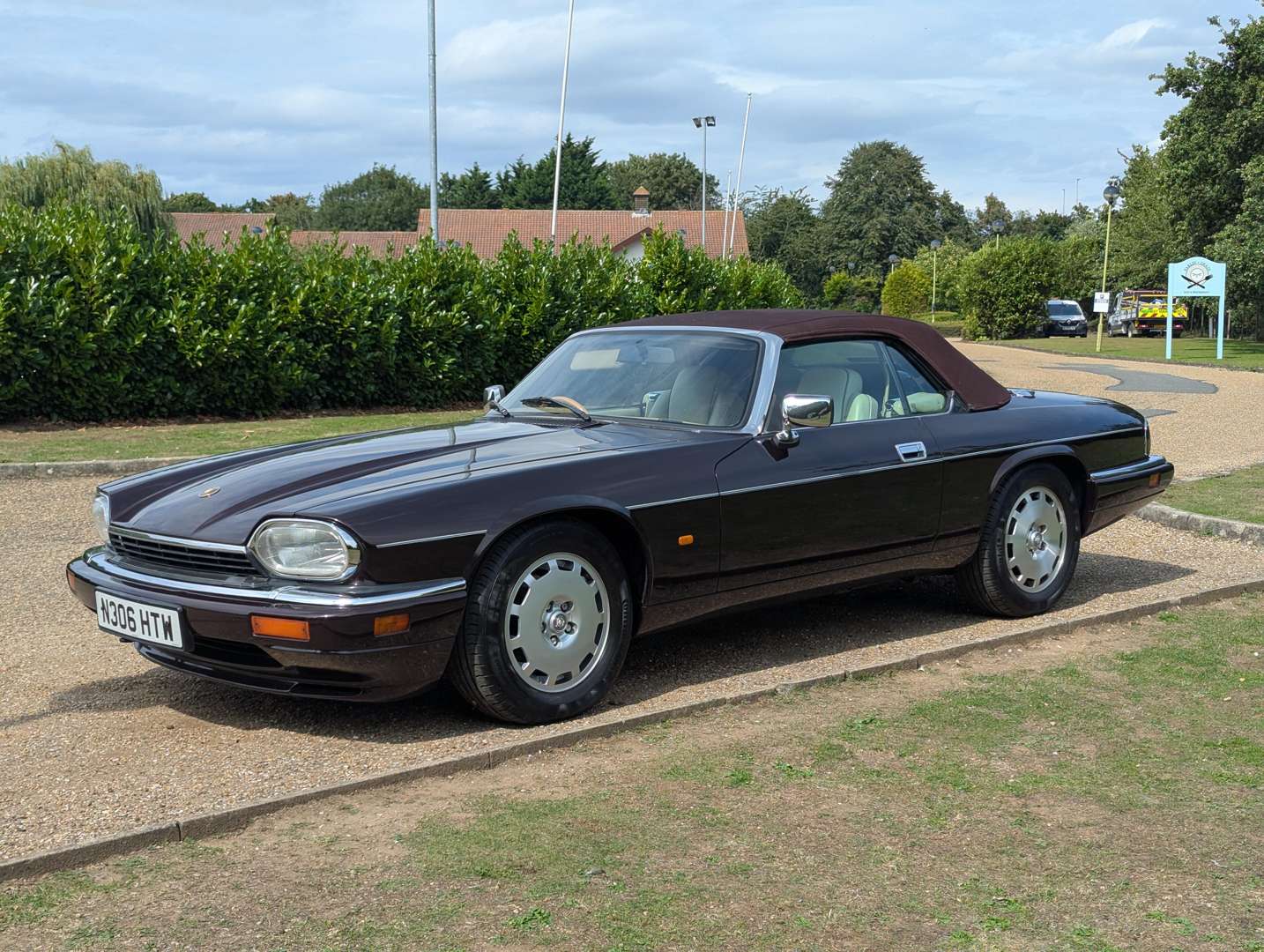<p>1996 JAGUAR XJS 4.0 CELEBRATION CONVERTIBLE AUTO</p>