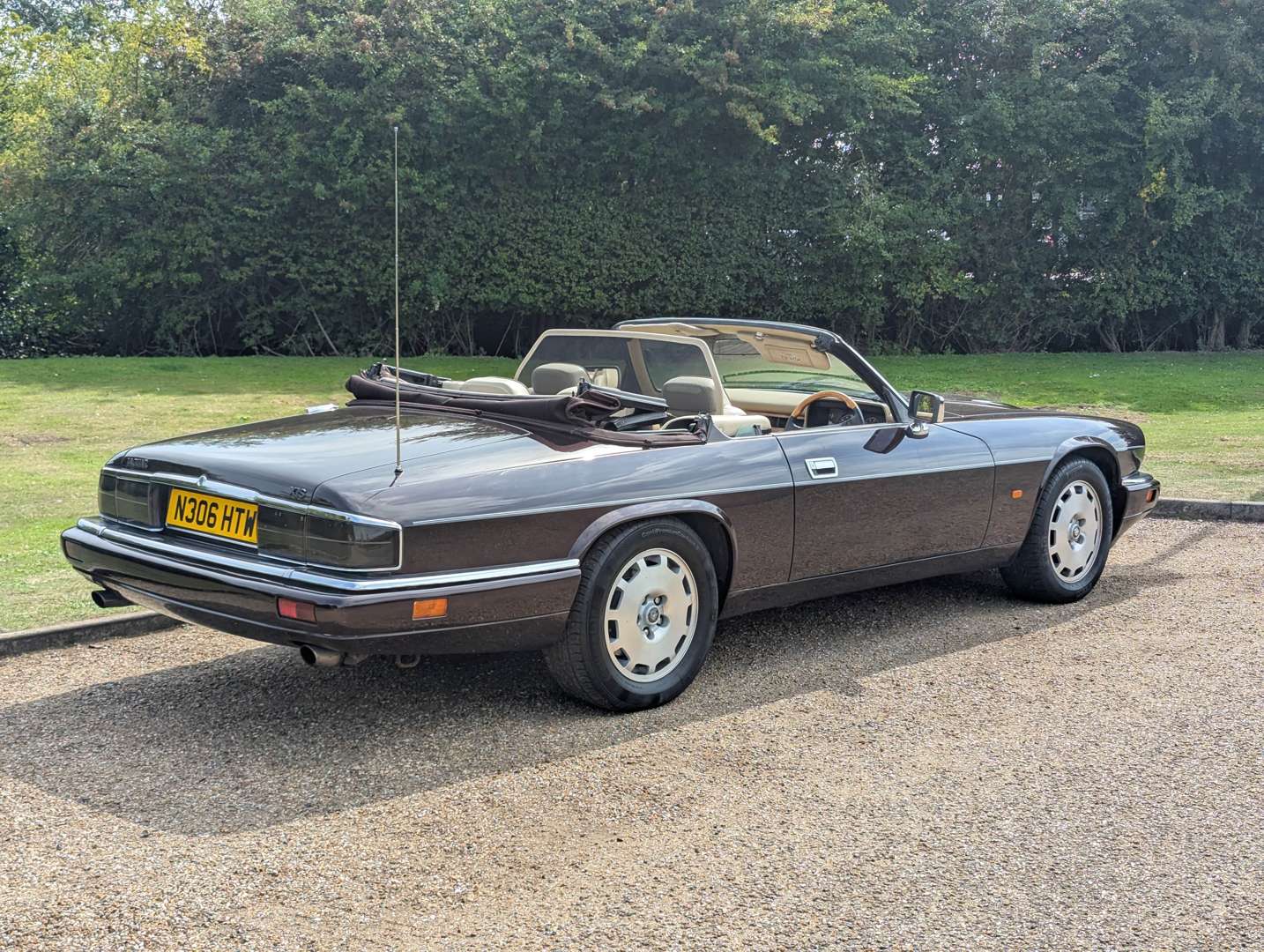 <p>1996 JAGUAR XJS 4.0 CELEBRATION CONVERTIBLE AUTO</p>