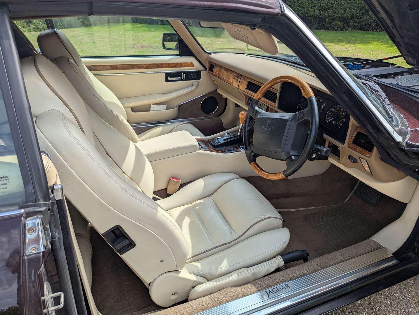 <p>1996 JAGUAR XJS 4.0 CELEBRATION CONVERTIBLE AUTO</p>