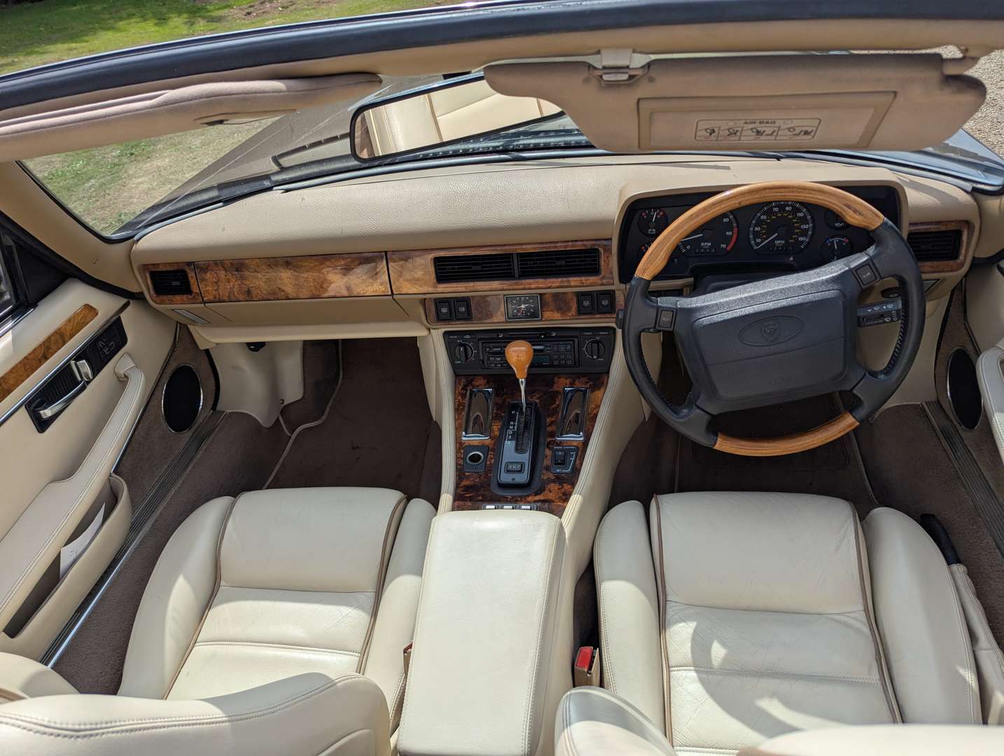 <p>1996 JAGUAR XJS 4.0 CELEBRATION CONVERTIBLE AUTO</p>