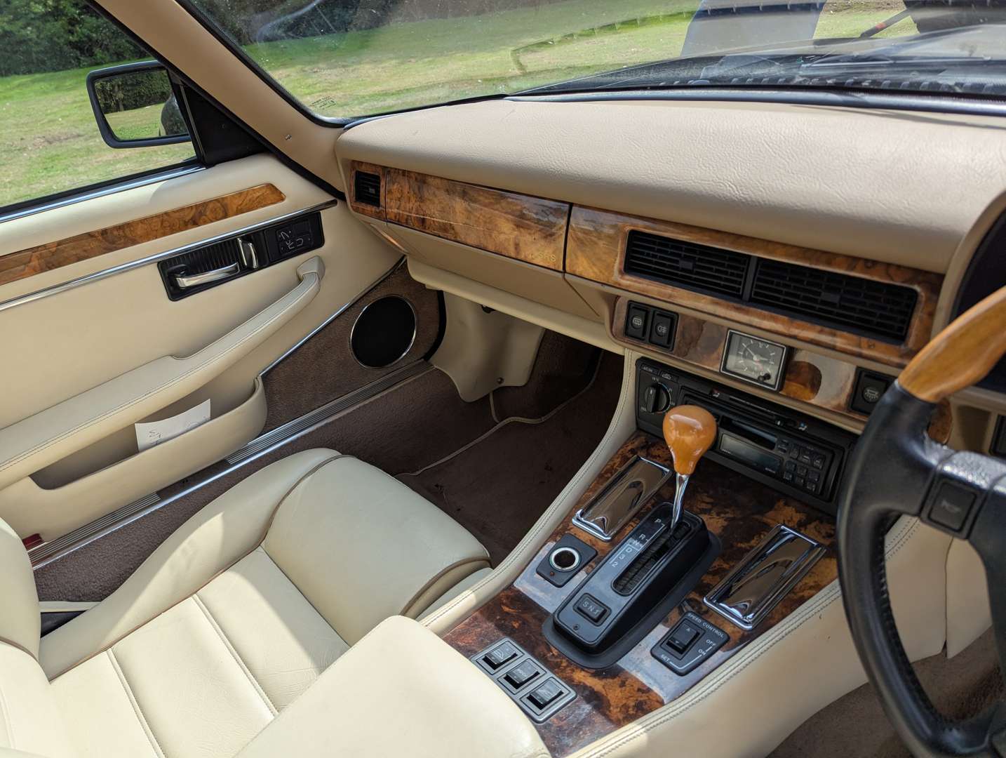 <p>1996 JAGUAR XJS 4.0 CELEBRATION CONVERTIBLE AUTO</p>