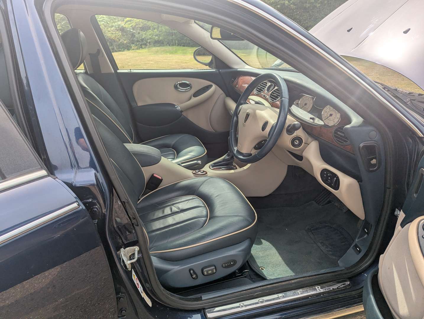 <p>2003 ROVER 75 CONNOISSEUR SE AUTO</p>