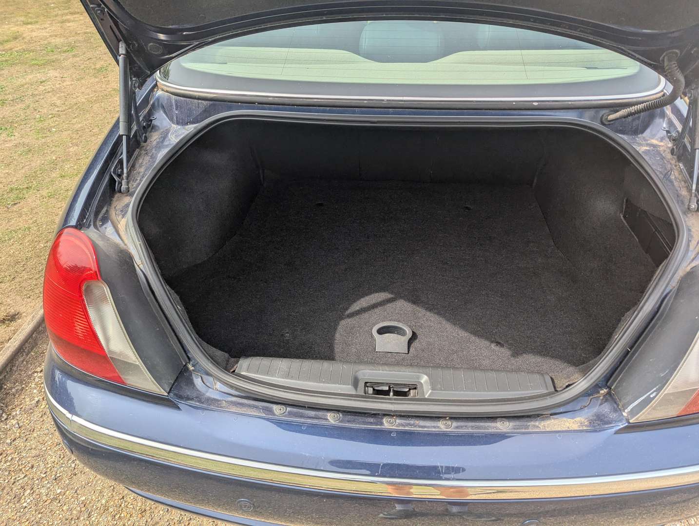 <p>2003 ROVER 75 CONNOISSEUR SE AUTO</p>