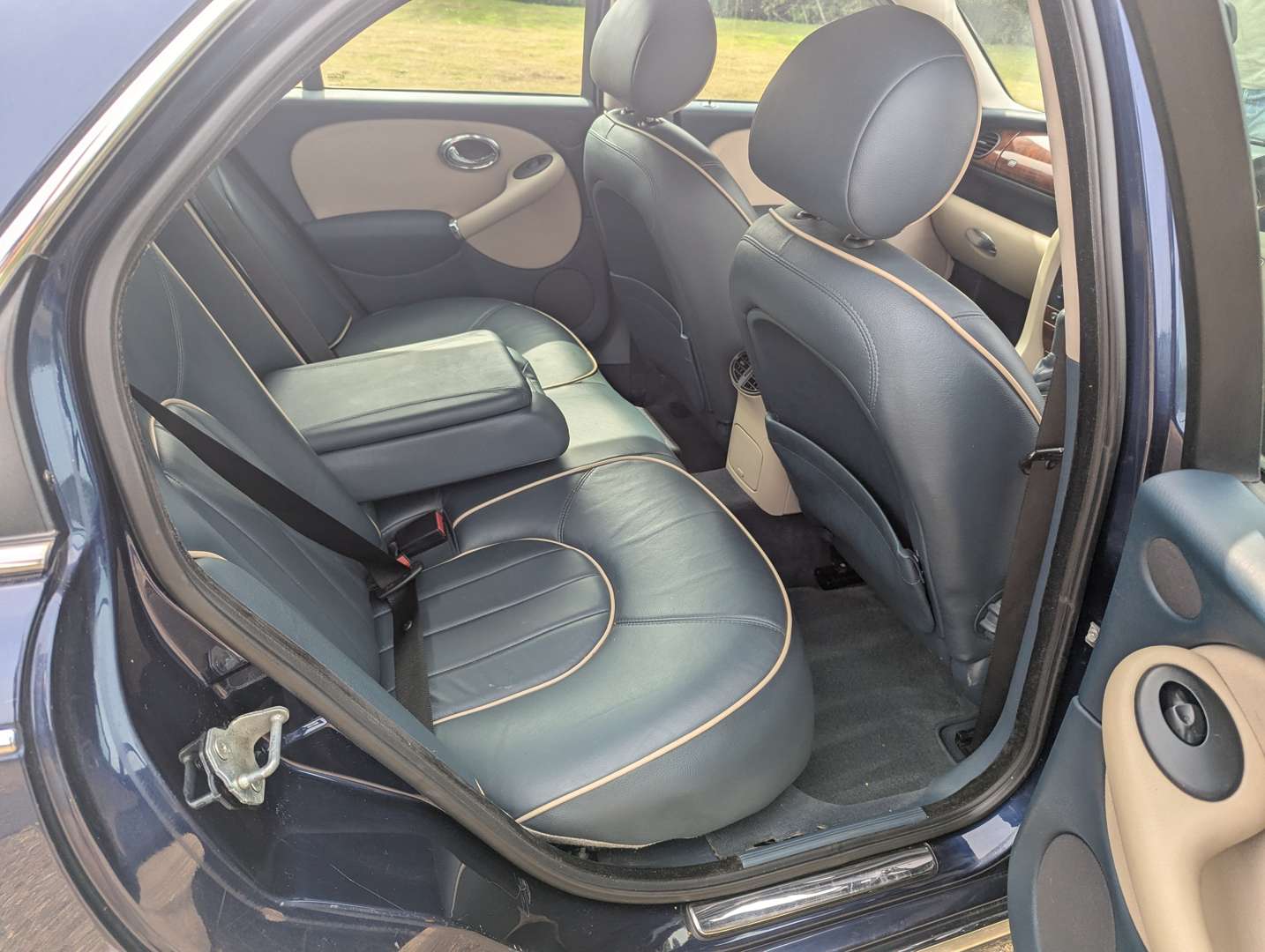 <p>2003 ROVER 75 CONNOISSEUR SE AUTO</p>