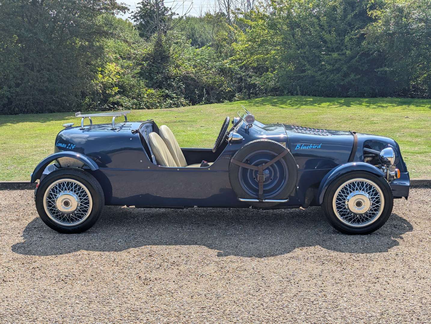 <p>1983 LOMAX 224 SPORTS</p>