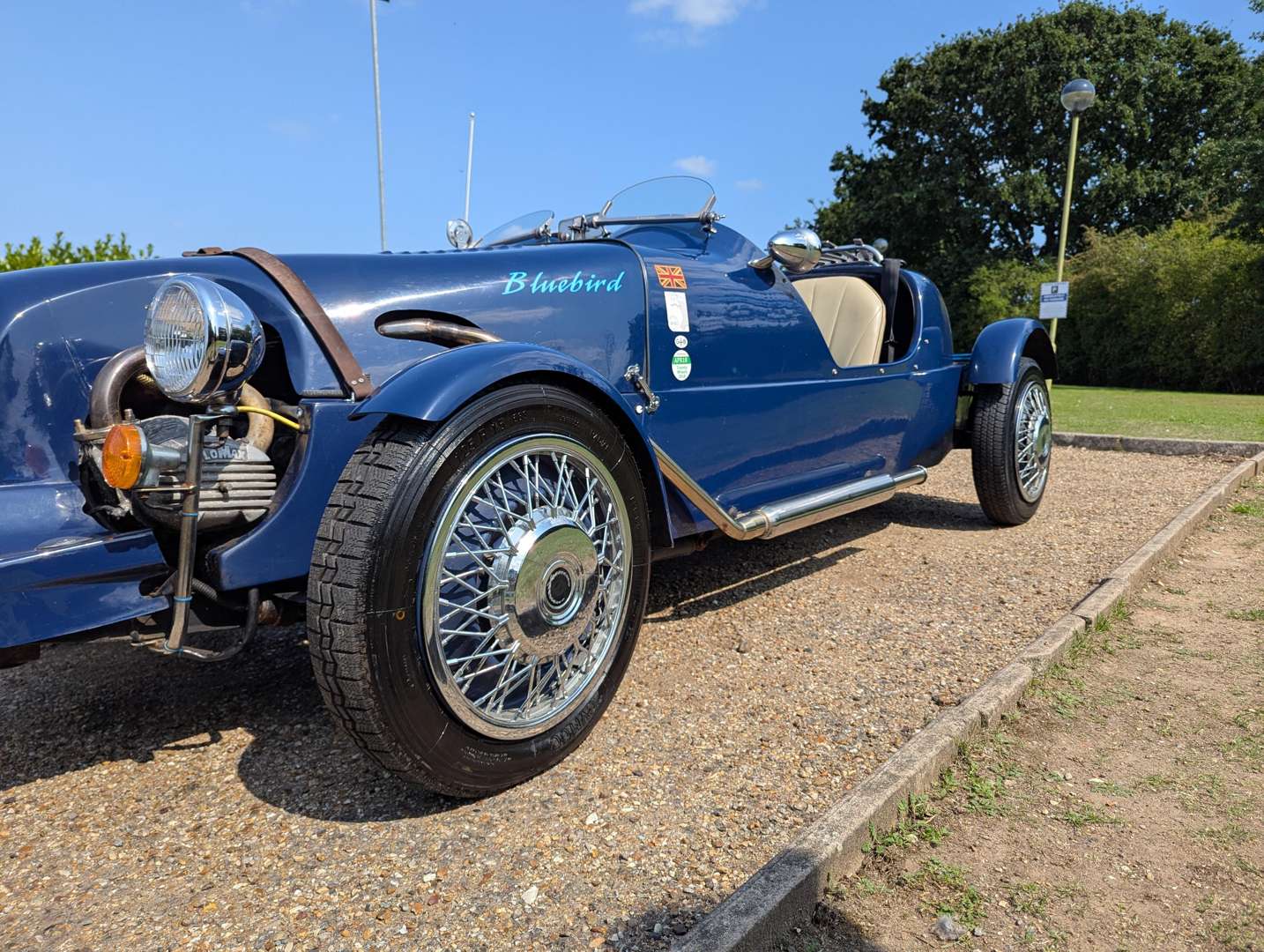 <p>1983 LOMAX 224 SPORTS</p>