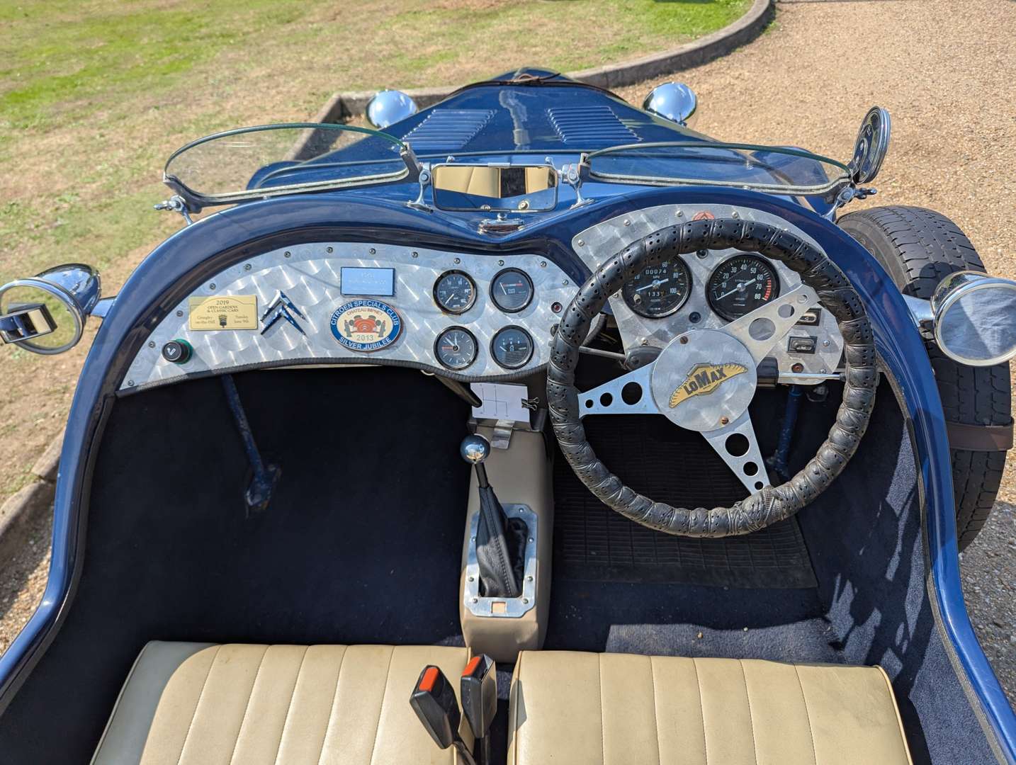 <p>1983 LOMAX 224 SPORTS</p>