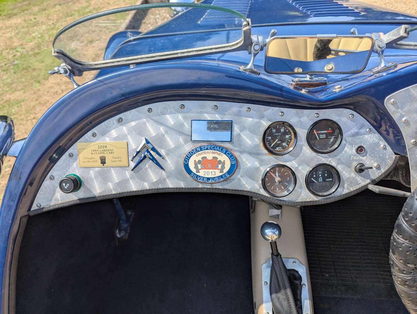 <p>1983 LOMAX 224 SPORTS</p>